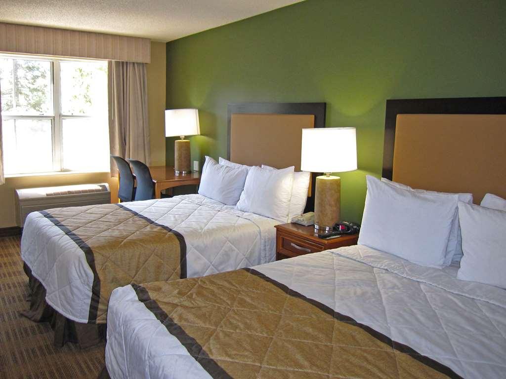 Suburban East Hotel 2*