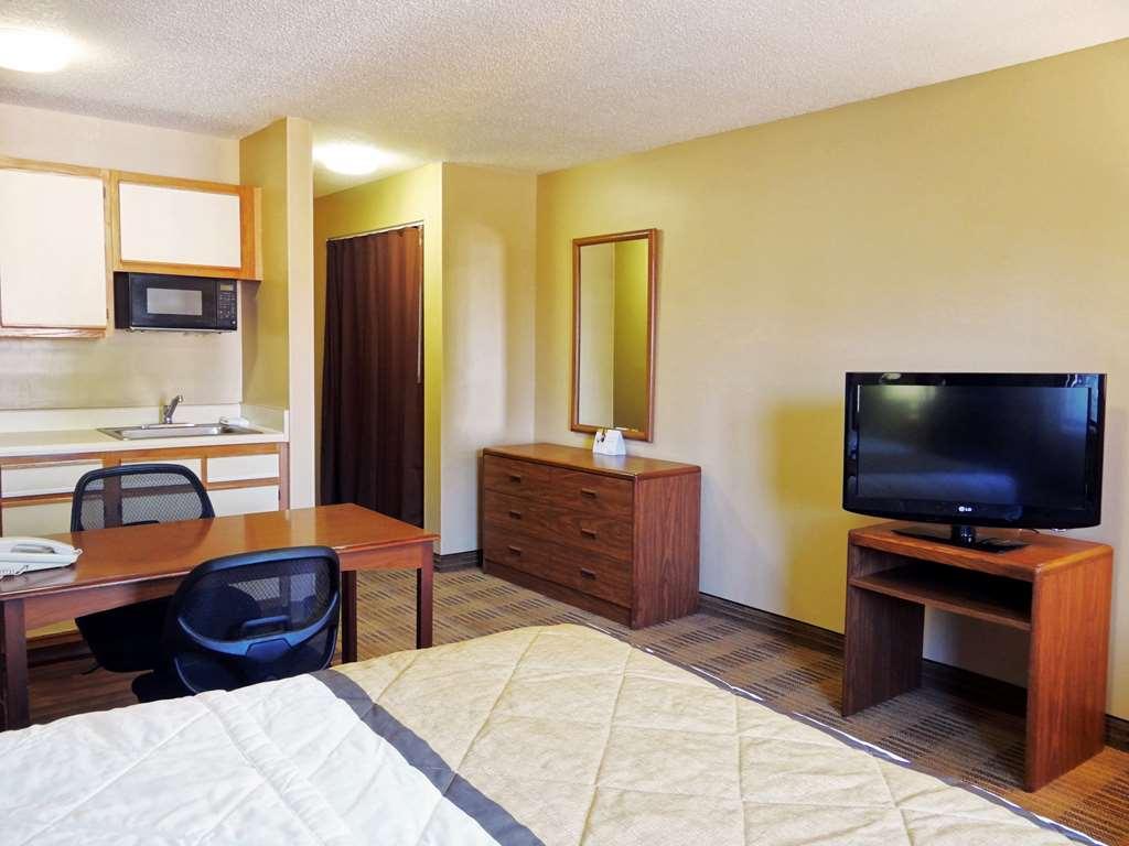 Suburban East Hotel 2*