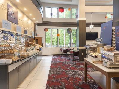 Express & - Polaris Parkway / By Ihg 3*