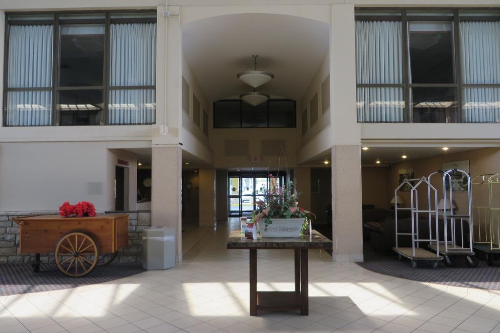 Days By Wyndham Airport Columbus