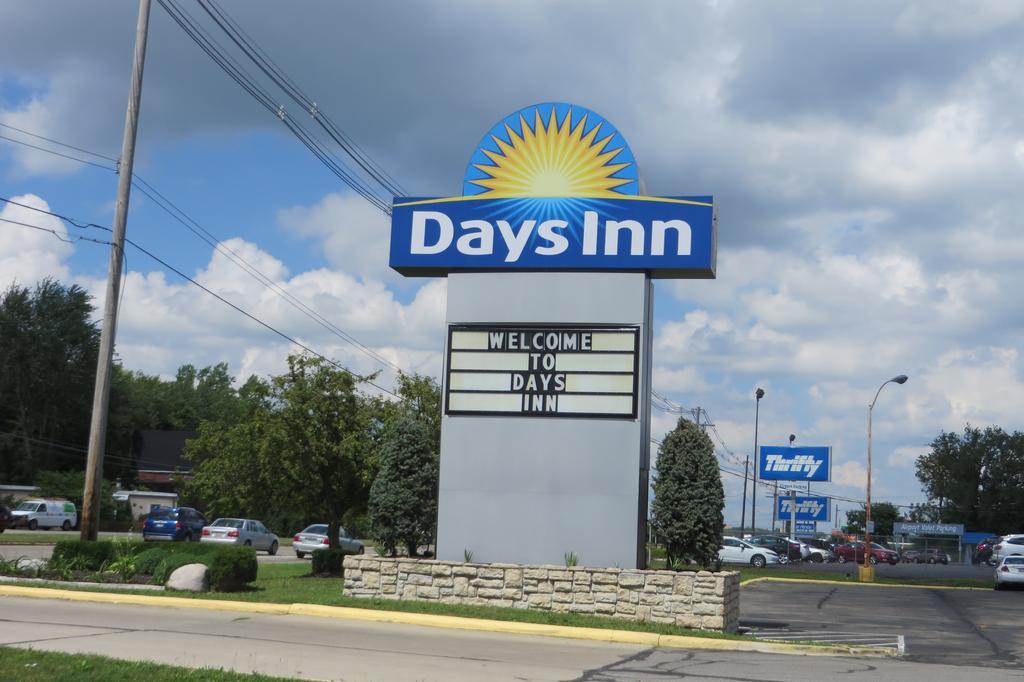 Hotel Days By Wyndham Airport