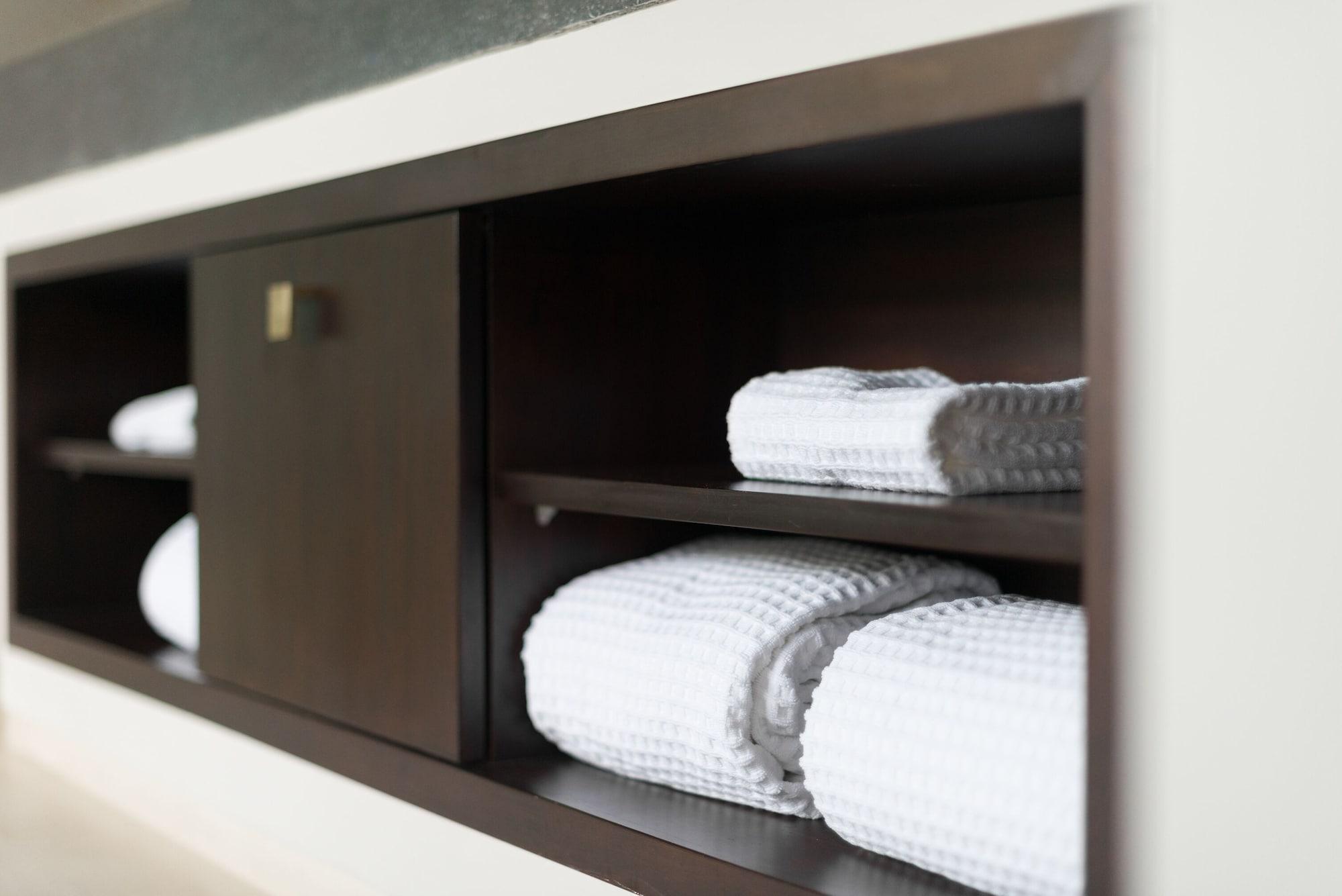 Country & By Radisson, Airport, Oh 3*