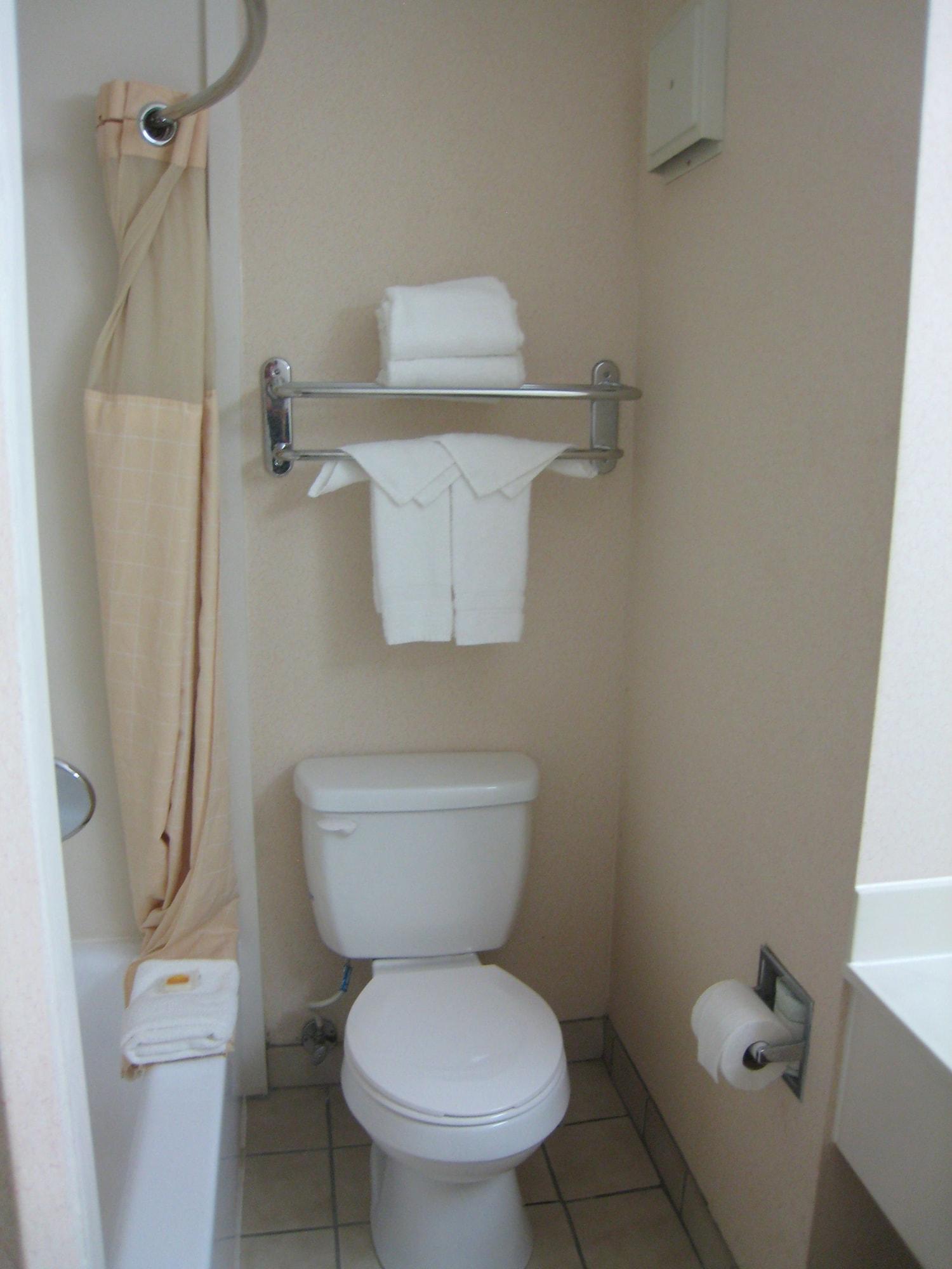 Hotel Days By Wyndham Airport 3*