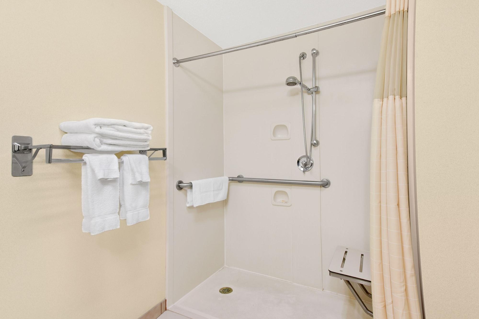 Days By Wyndham Airport Hotel 3*
