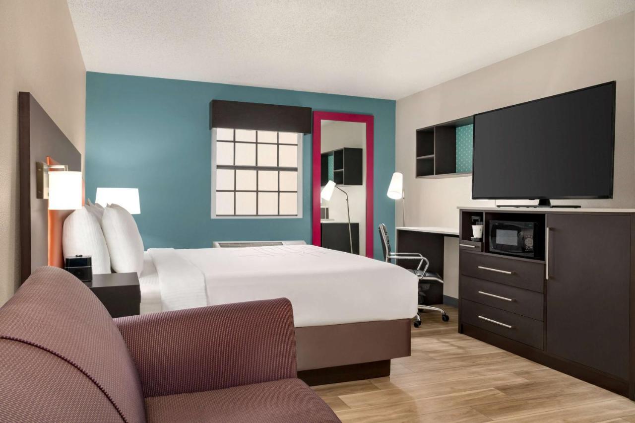 La Quinta By Wyndham Airport Area 3*