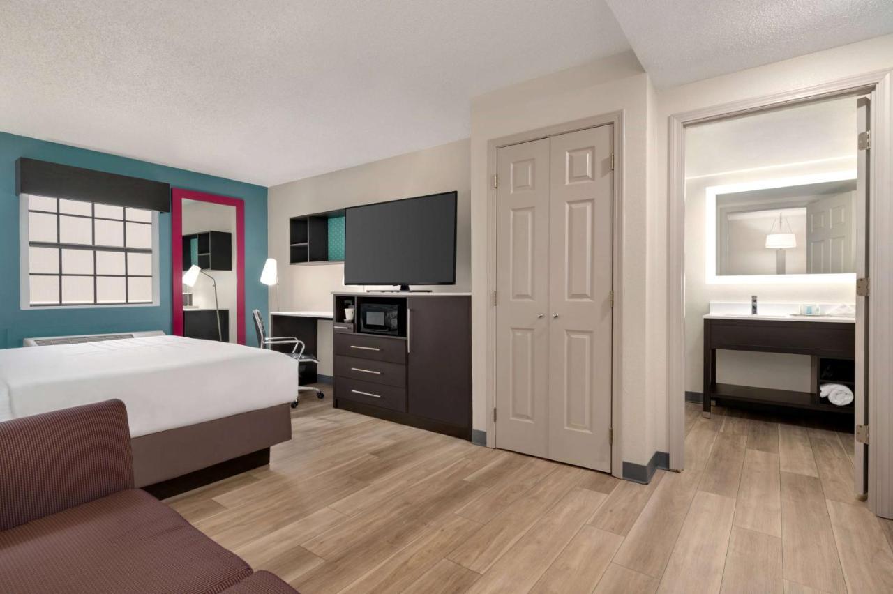 La Quinta By Wyndham Airport Area 3*