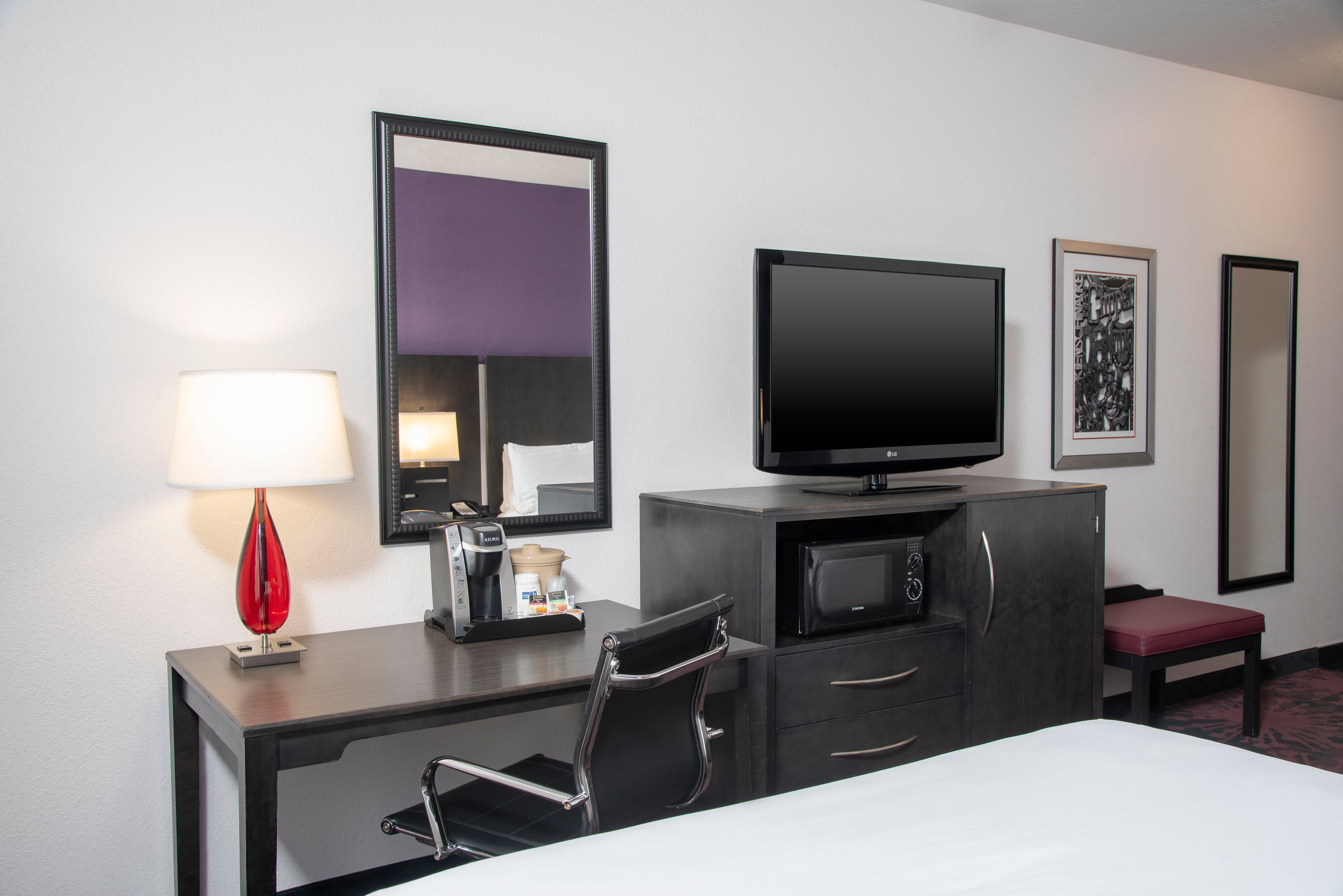 Express & - Polaris Parkway / By Ihg Inn Columbus