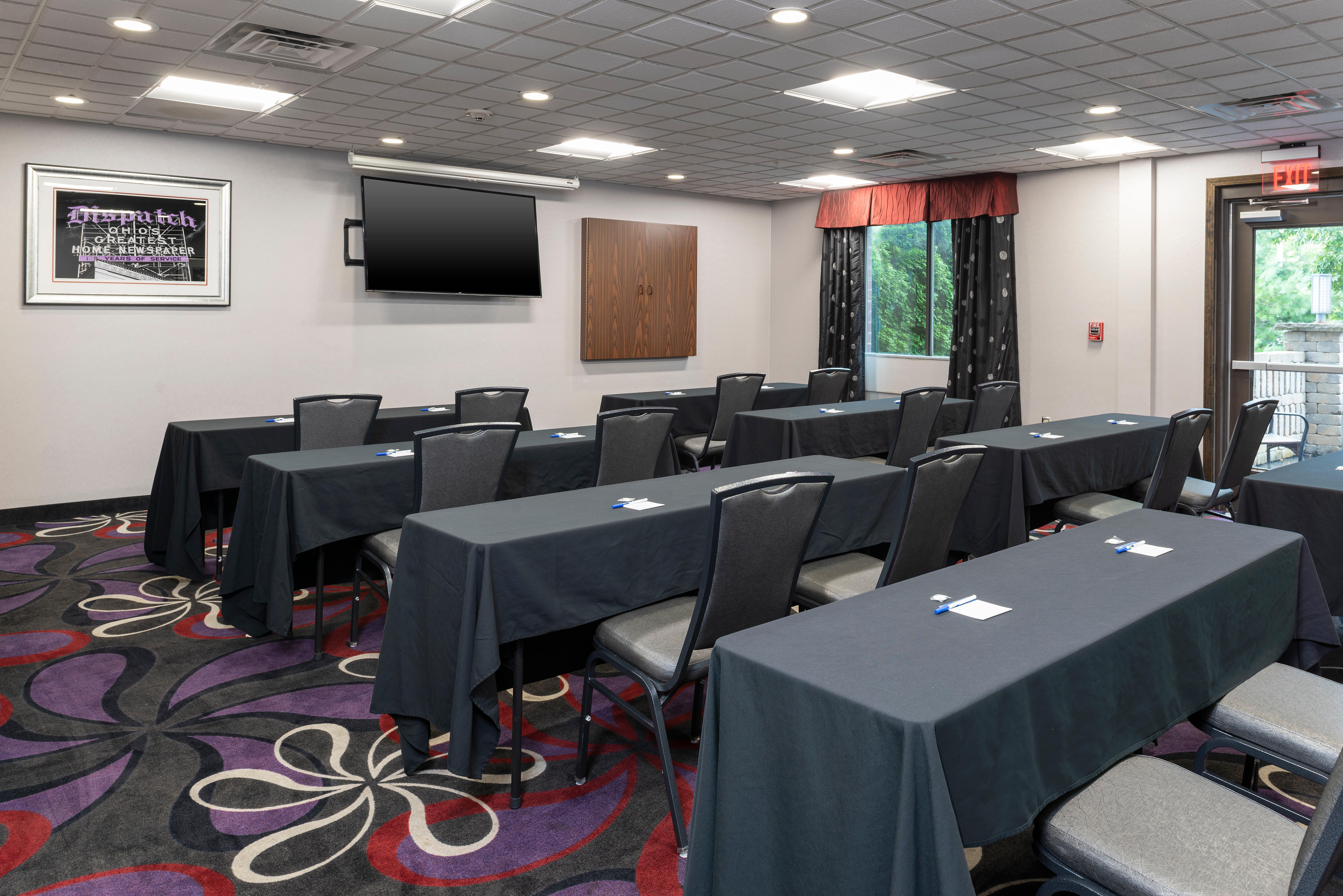 Express & - Polaris Parkway / By Ihg