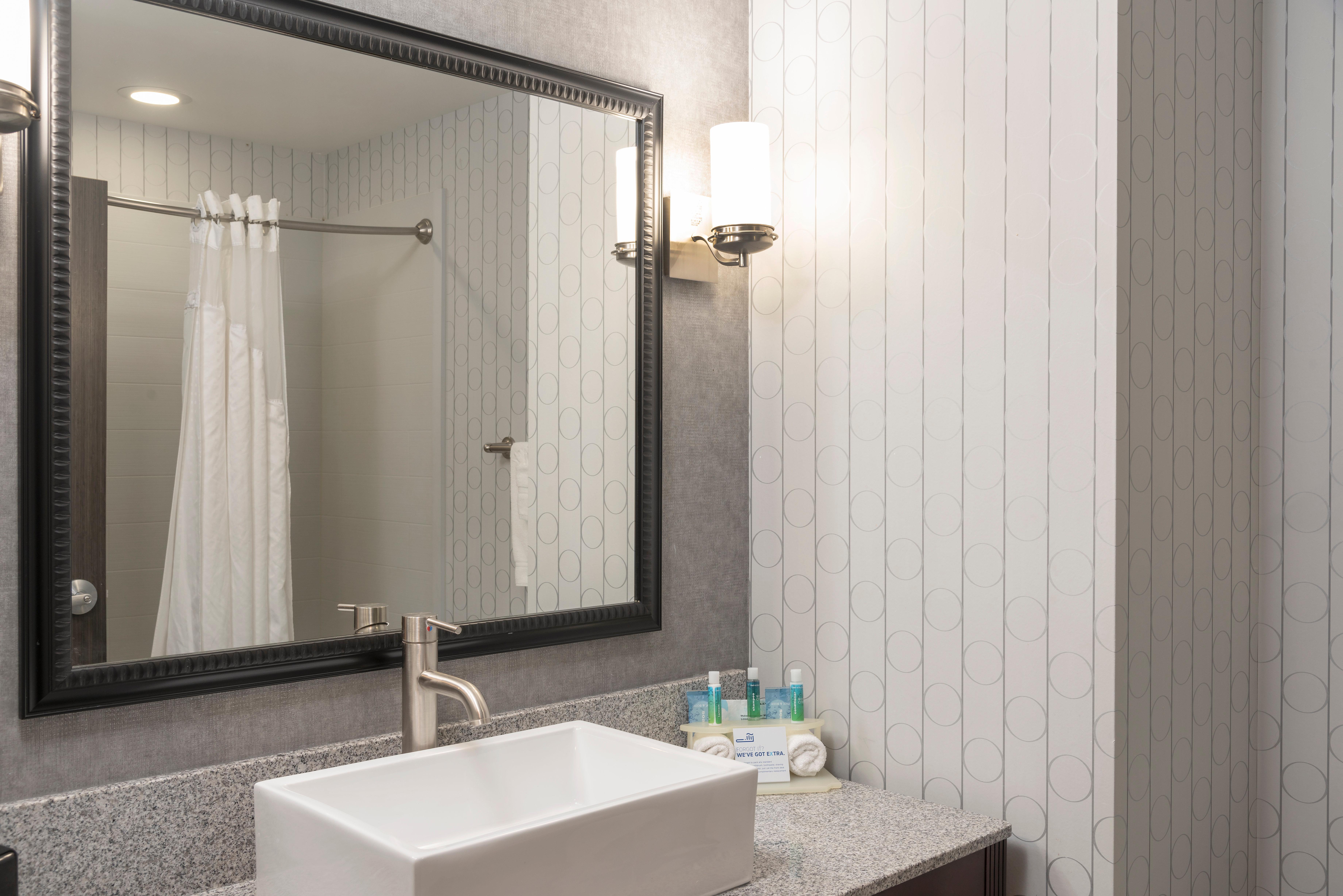 Express & - Polaris Parkway / By Ihg Columbus
