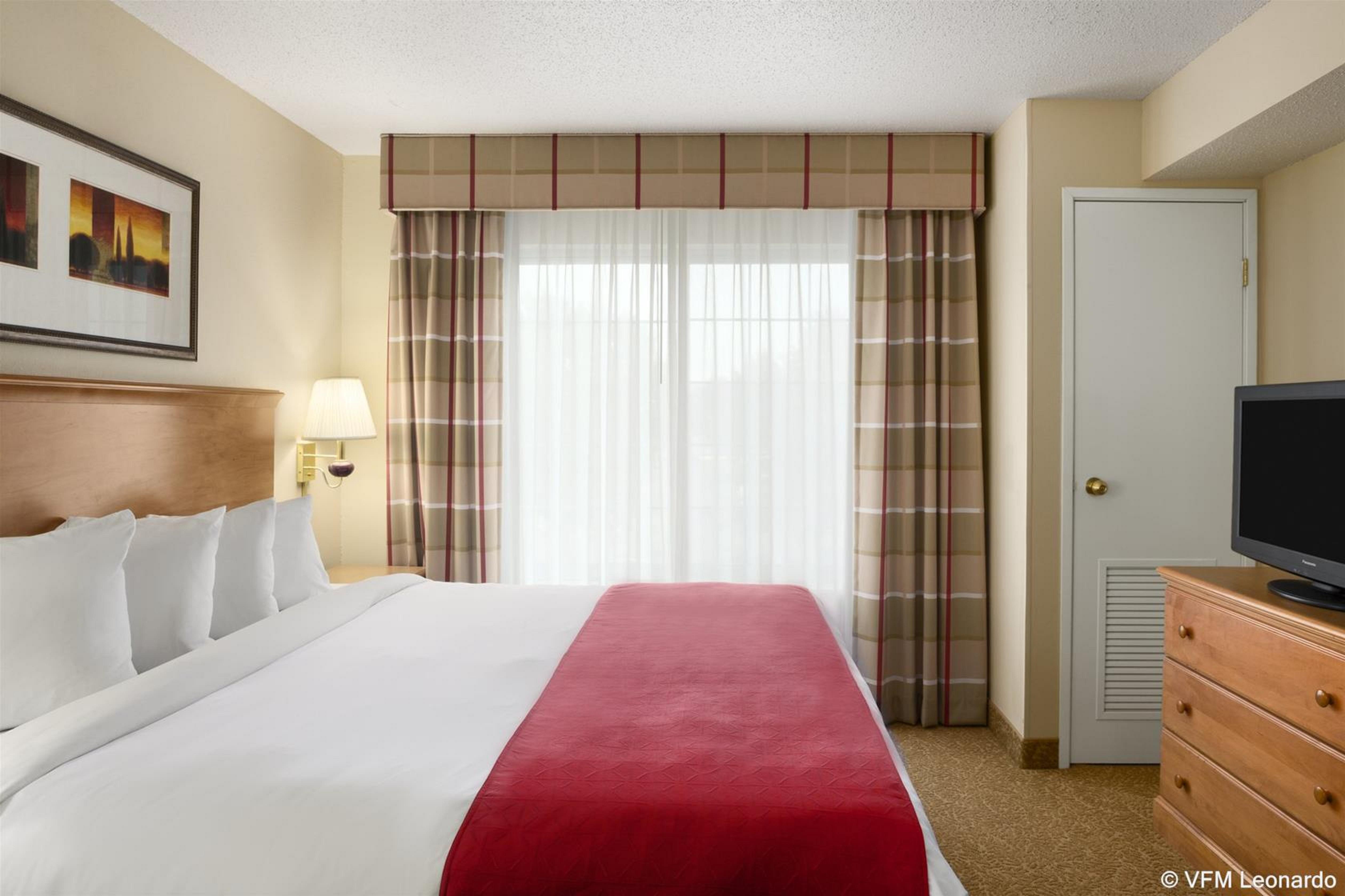 Hotel Country & By Radisson, Airport, Oh
