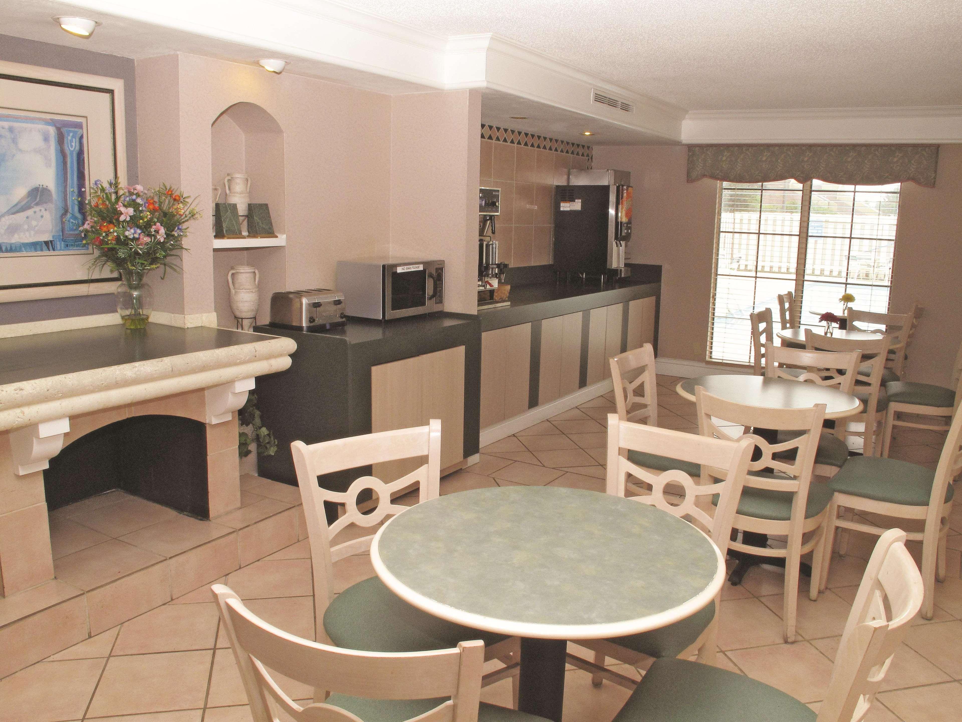 La Quinta By Wyndham Airport Area