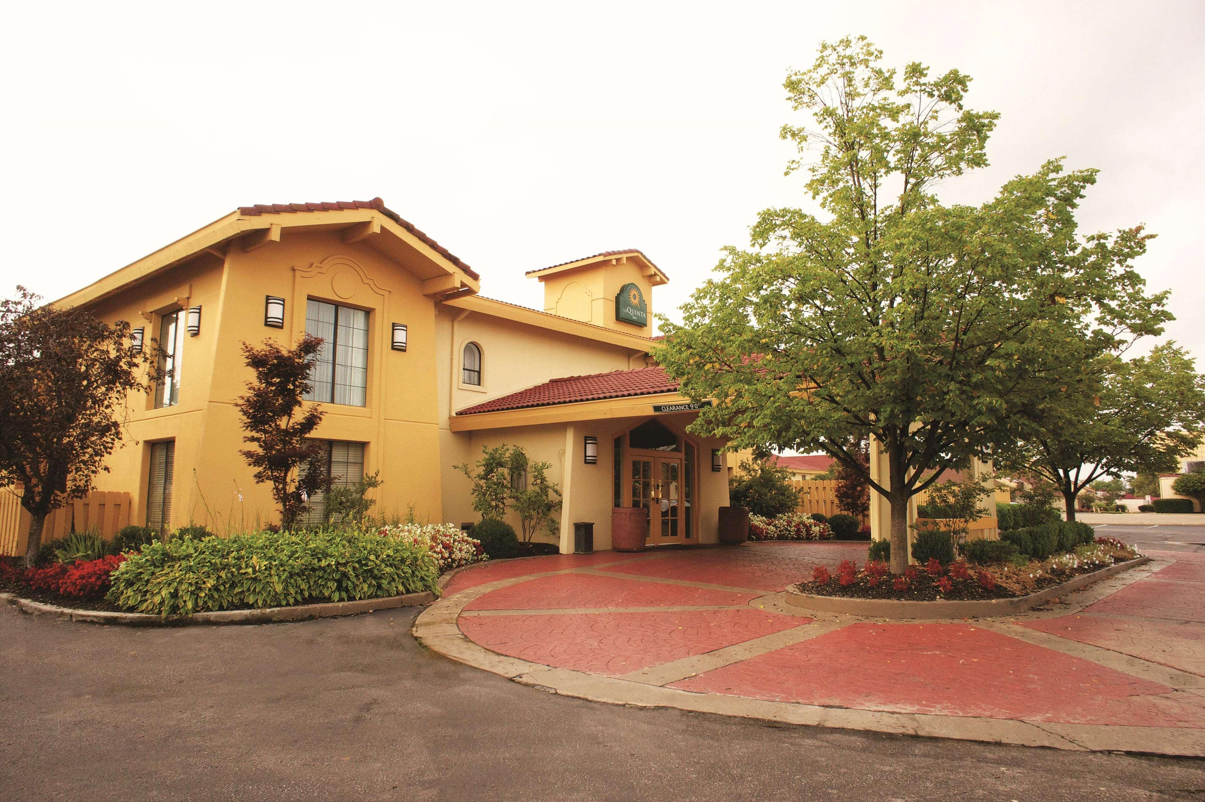 Hotel La Quinta By Wyndham Airport Area 3*