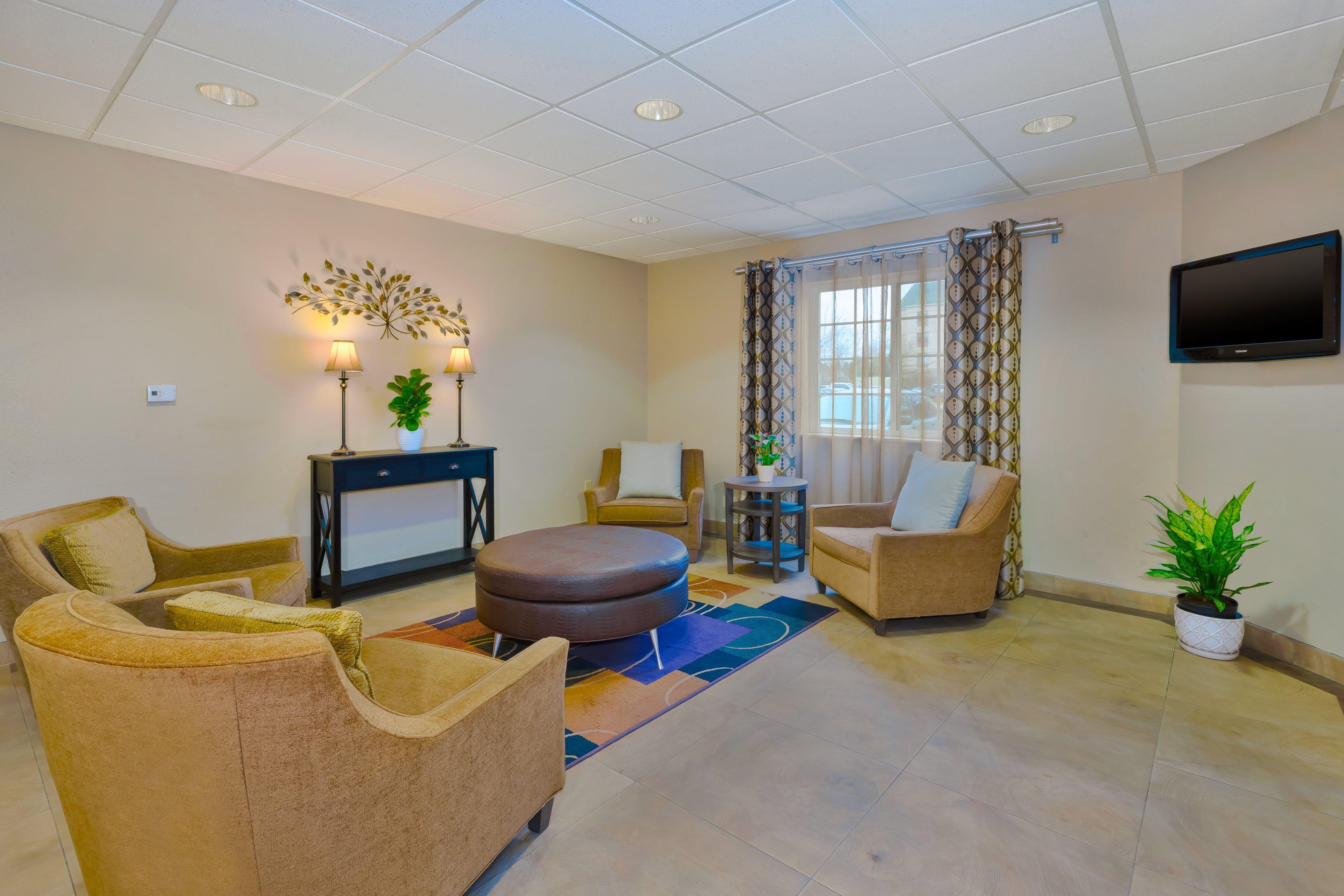 Hotel Candlewood Polaris By Ihg 2*
