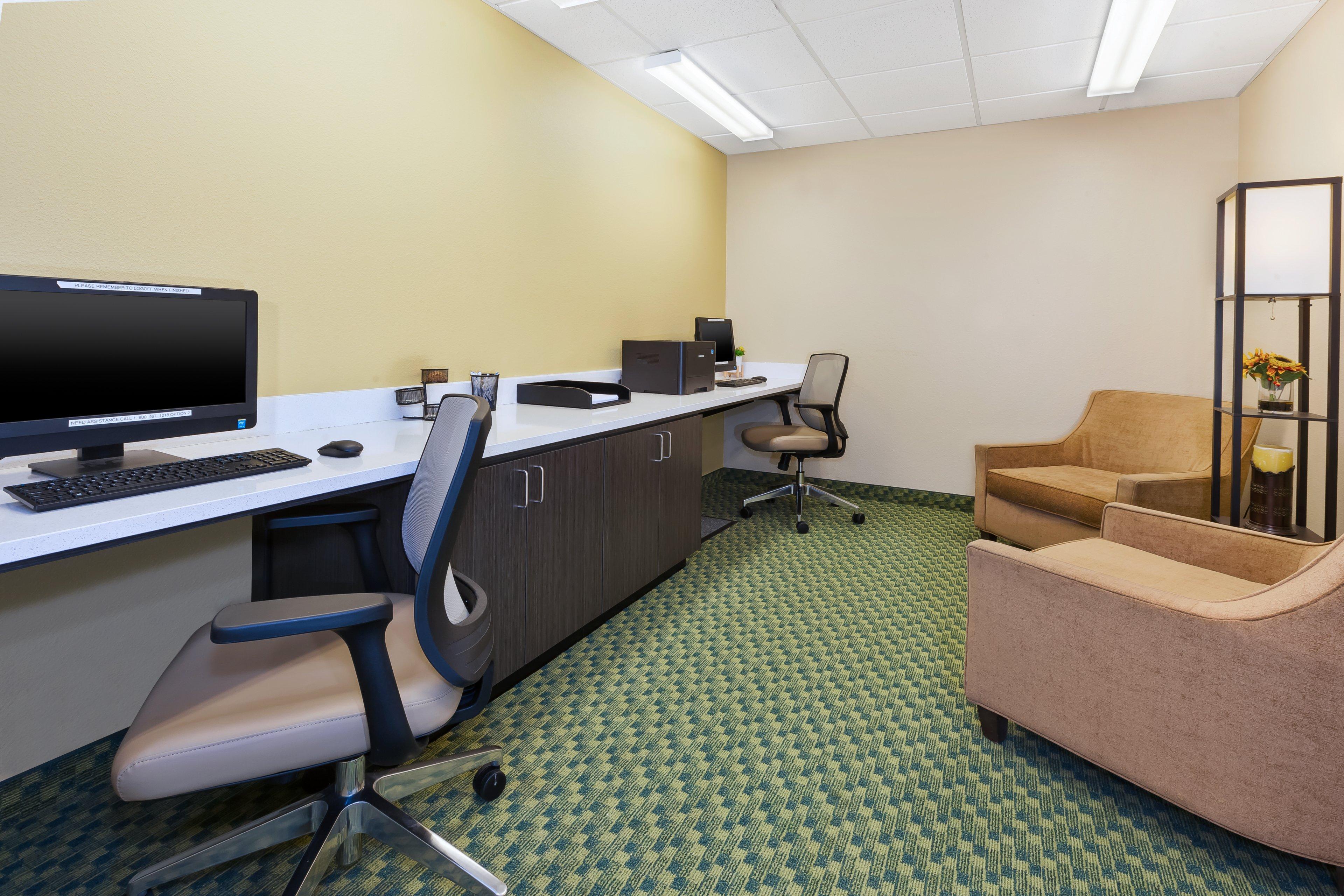 Hotel Candlewood Polaris By Ihg 2*