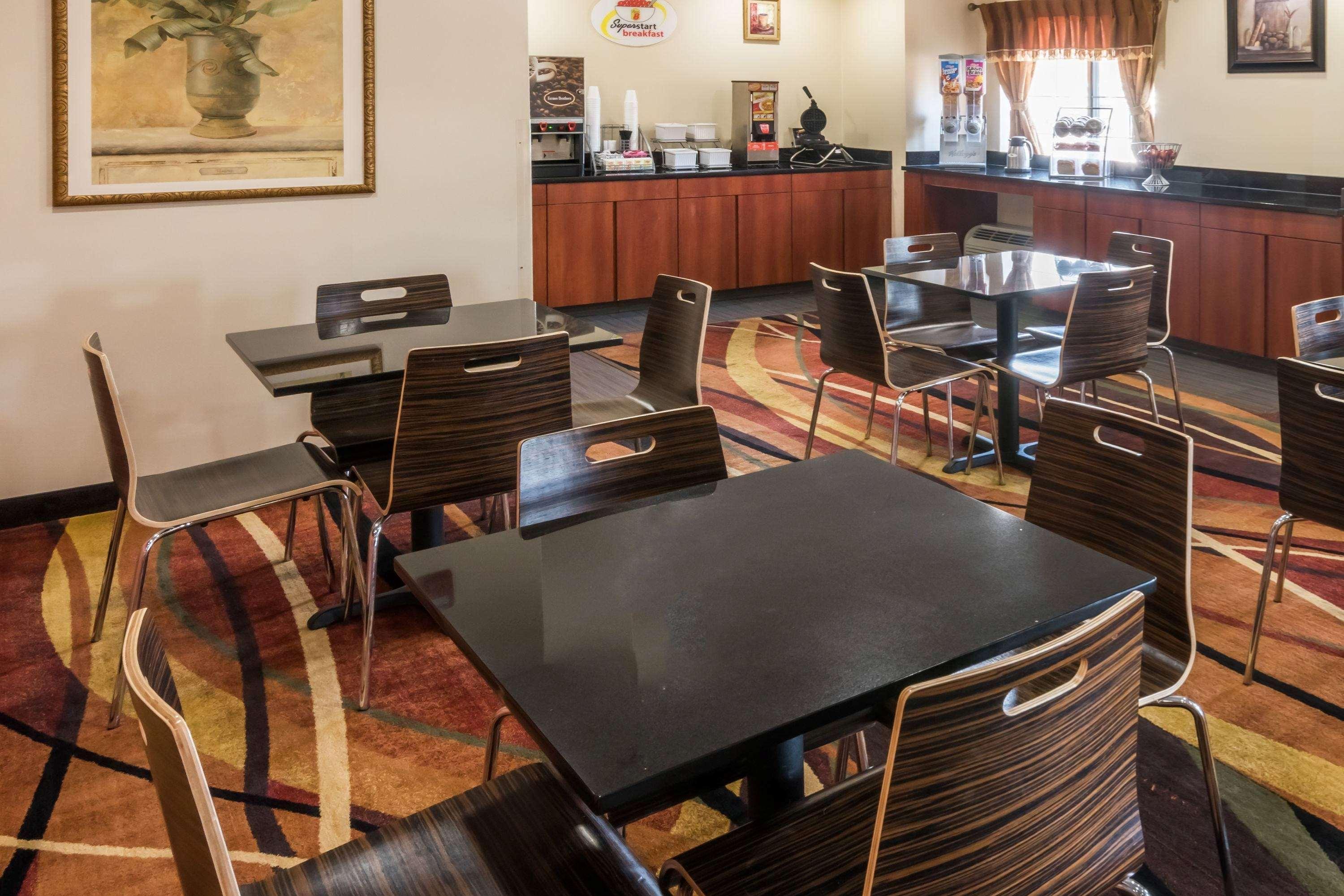 Super 8 By Wyndham West Columbus
