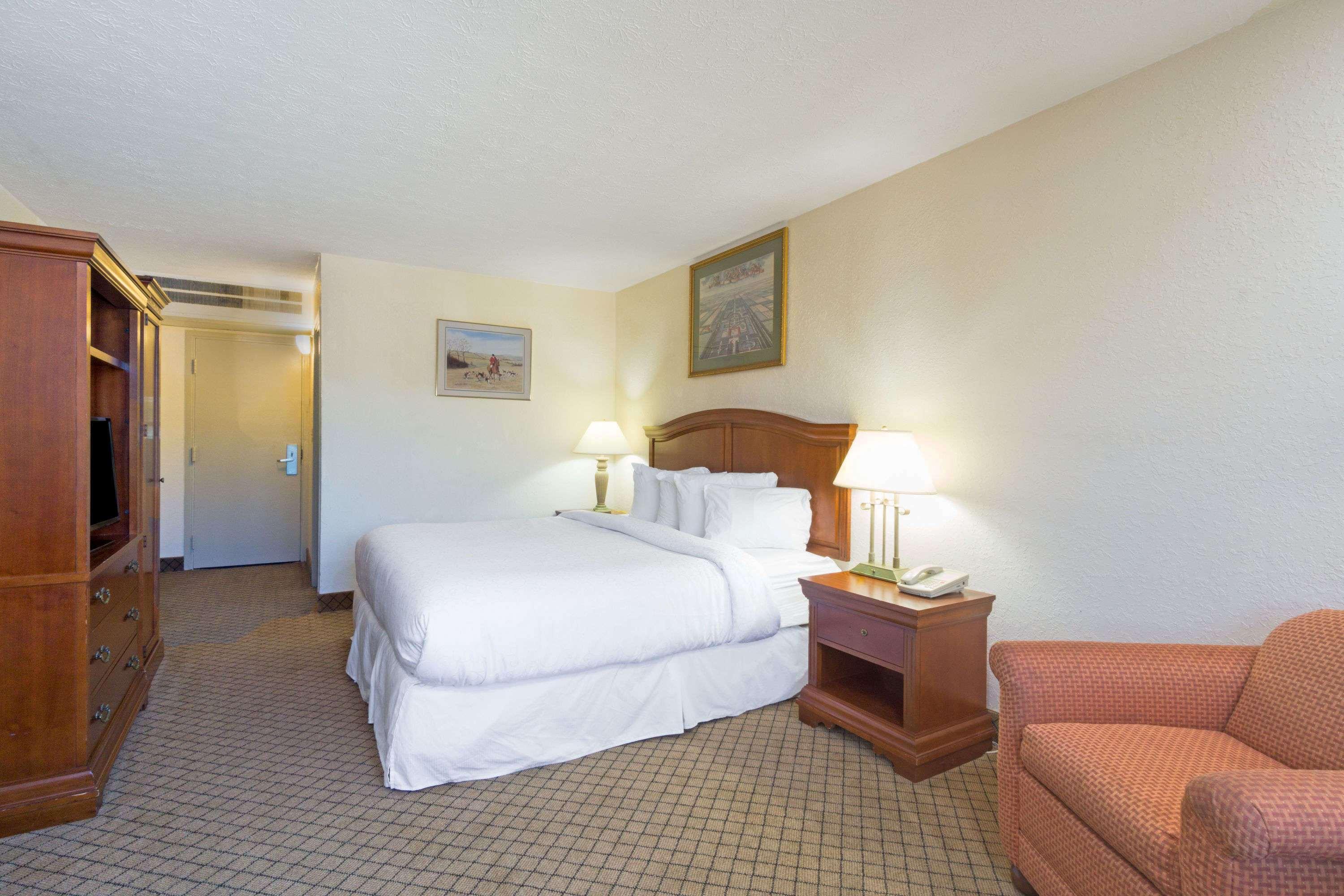 Days By Wyndham Airport 3* Columbus