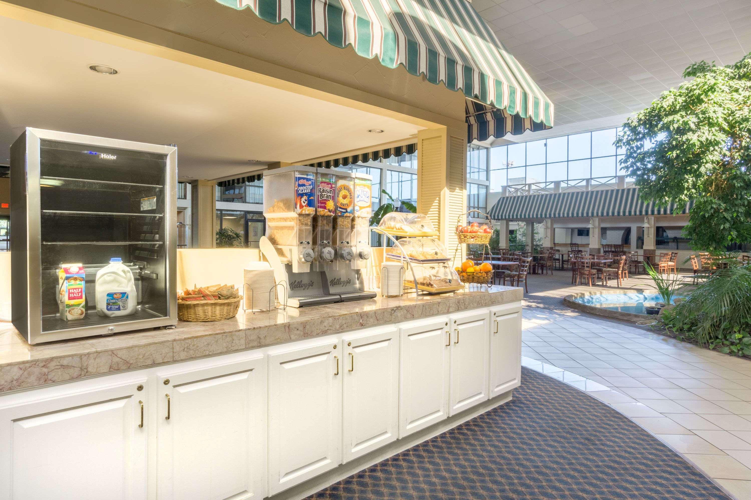 Days By Wyndham Airport