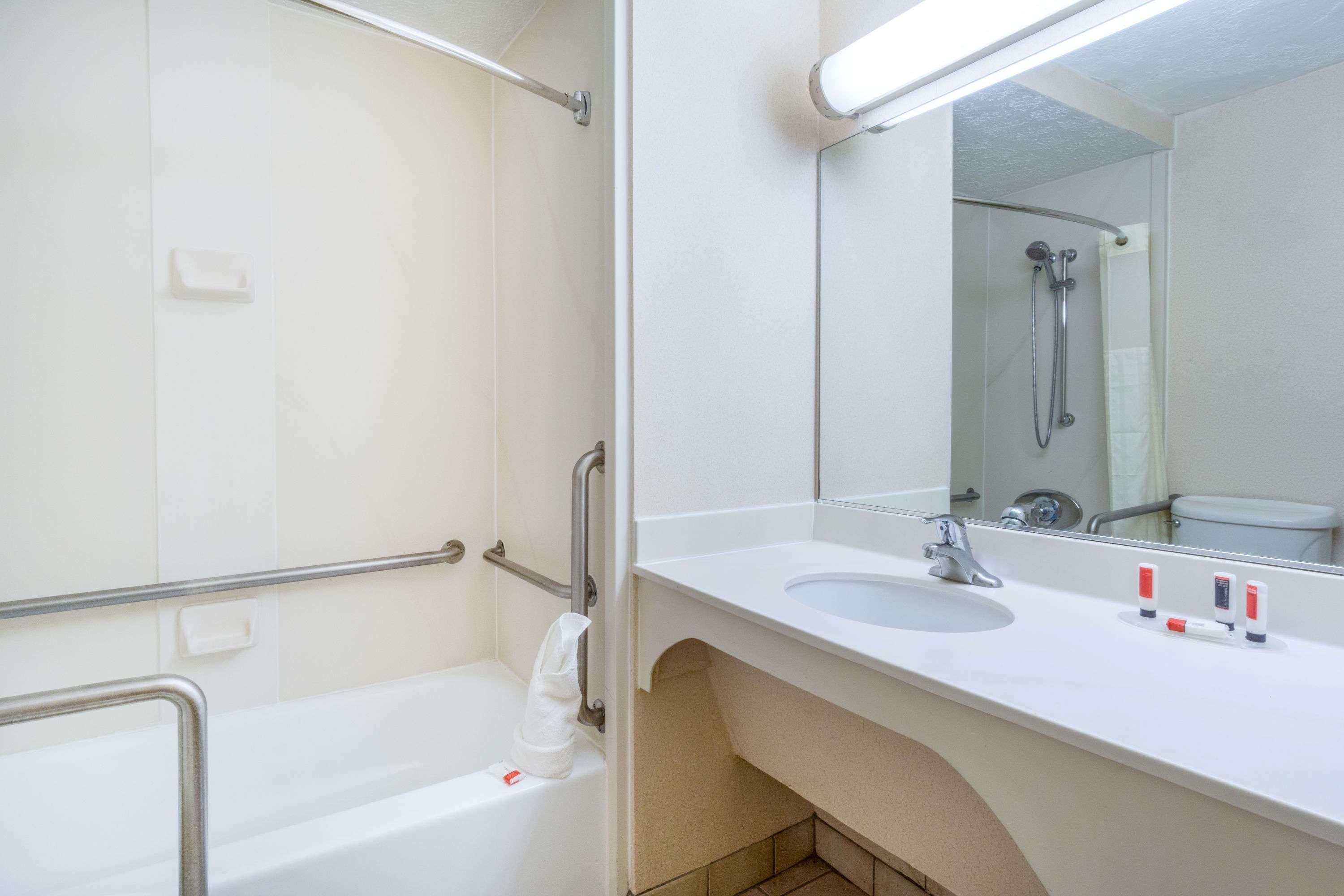 Days By Wyndham Airport 3* Columbus