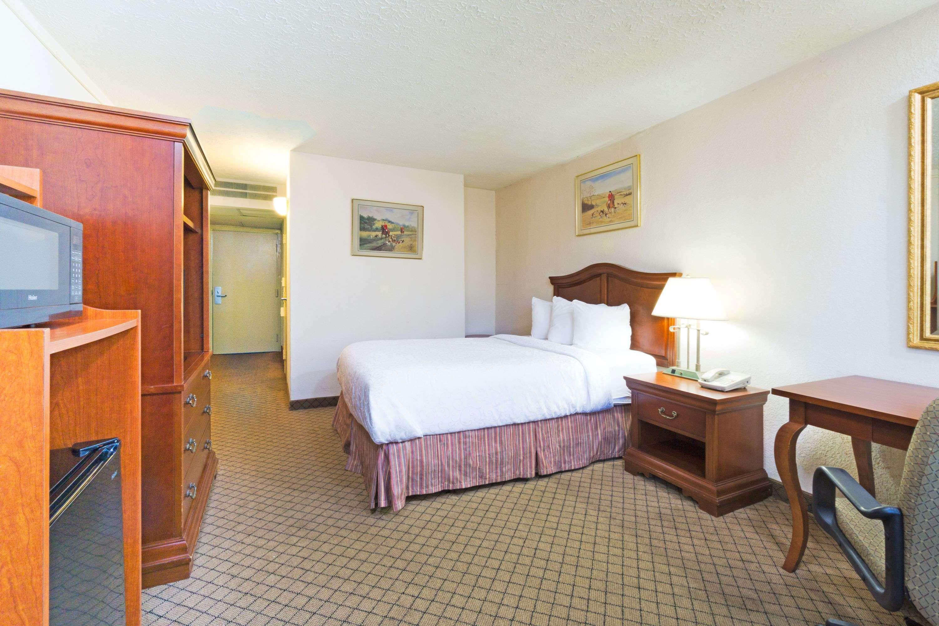 Days By Wyndham Airport Hotel Columbus