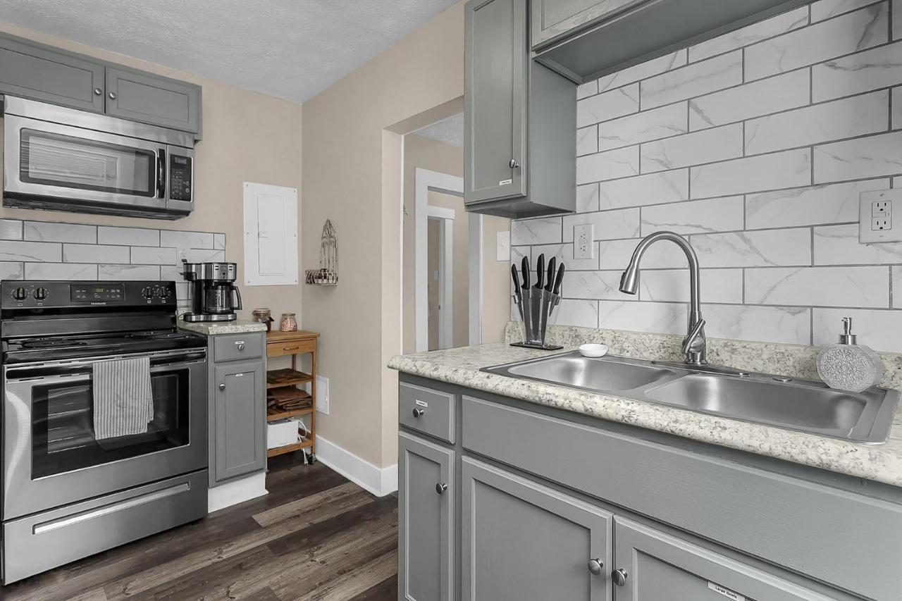 Chic 2br Near Dt, 8 Min Walk To Park&conservatory Casa de férias Columbus