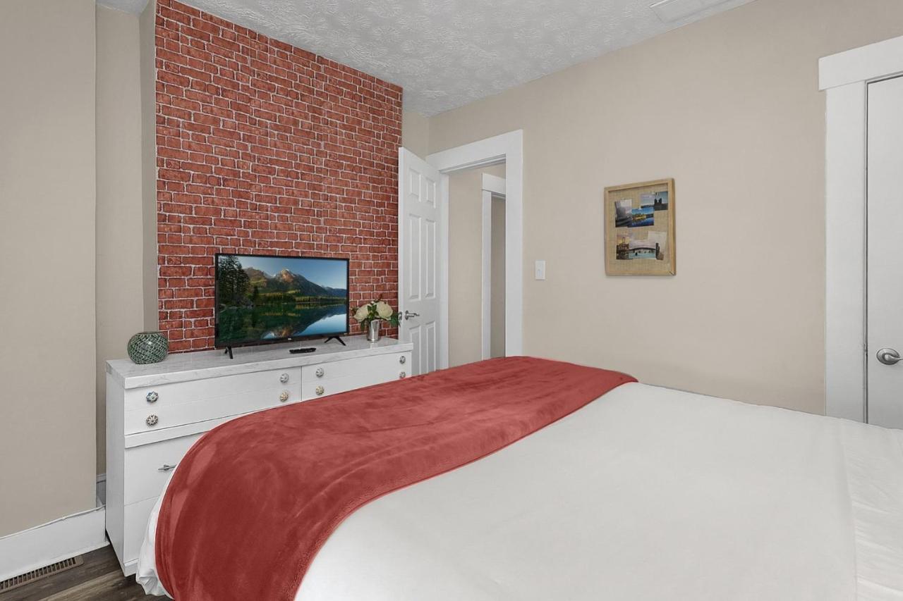 Chic 2br Near Dt, 8 Min Walk To Park&conservatory