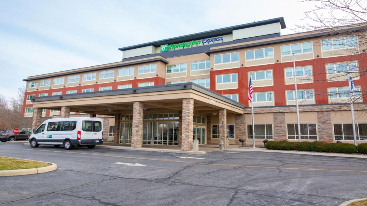 Express Airport Easton Hotel 4*