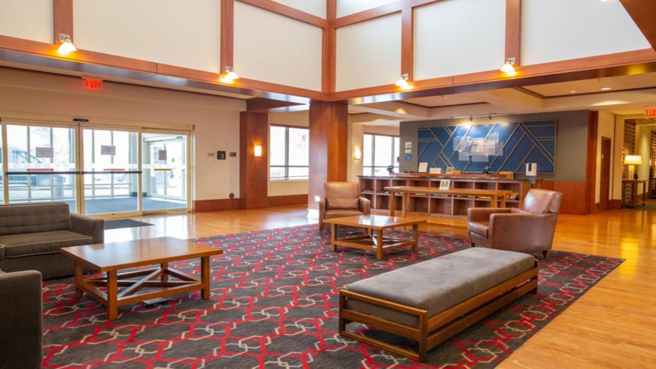 Express Airport Easton Hotel