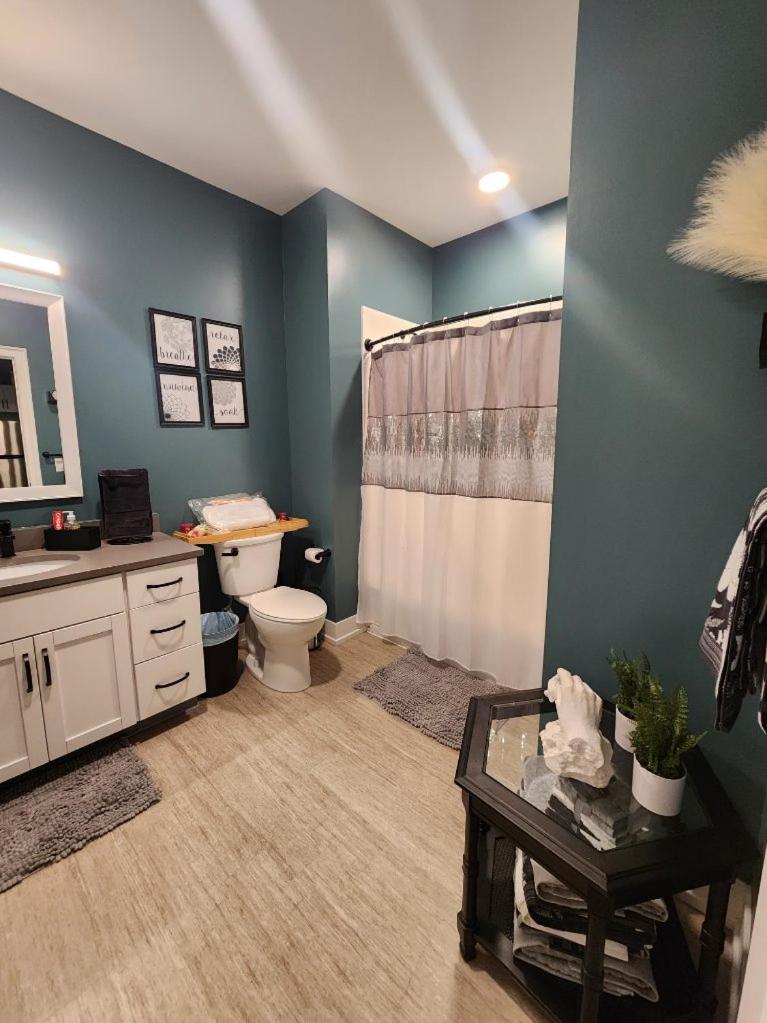 The Creamstone Apartment *