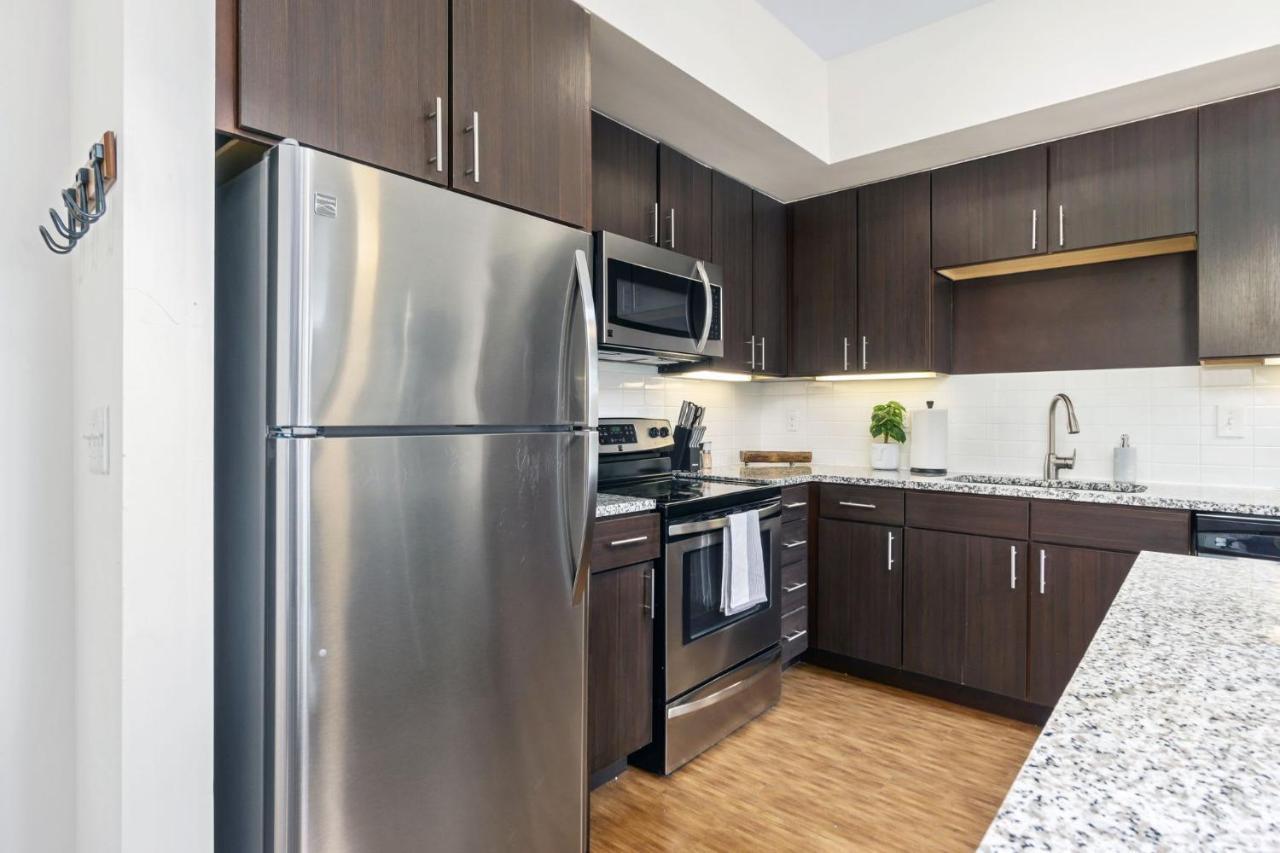 Luxury Lofted 1 Bed Unit With Hot Tub And Pool Columbus