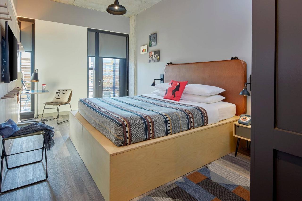 Moxy Short North