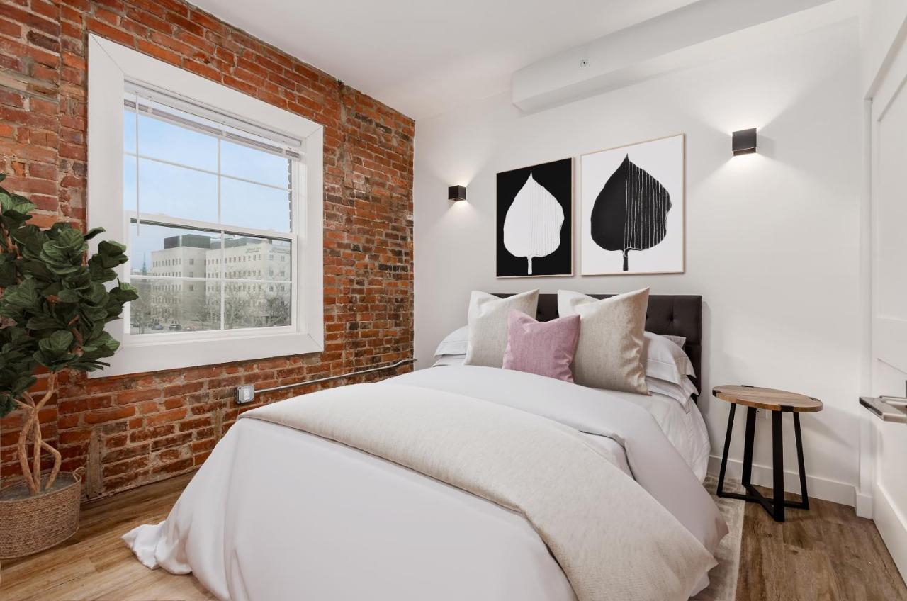 The Broad Cozy Affordable Luxury In Downtown *