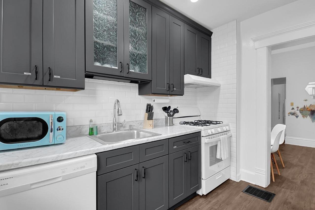 Modern European 1br Near Dt-historic St Apartment