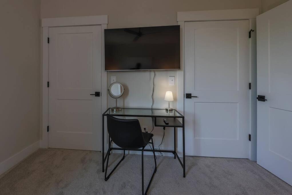 Luxury Getaway At The Village * Columbus