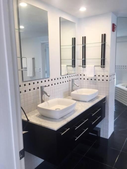 Luxury Three Story In Short North * Columbus