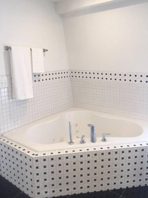 Luxury Three Story In Short North *