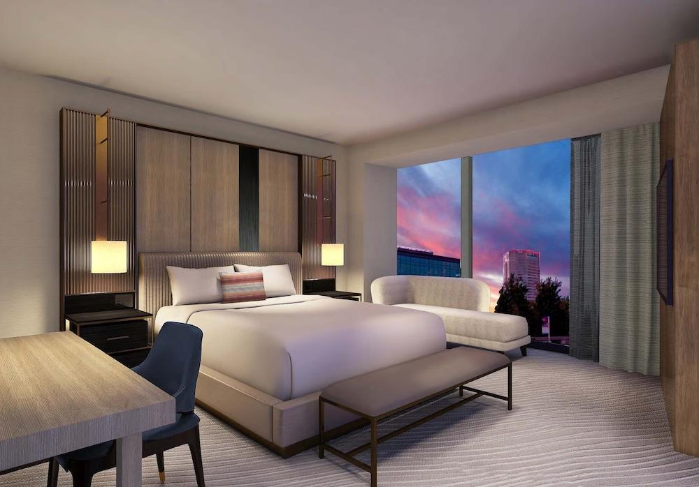Hilton Downtown Hotel 4*