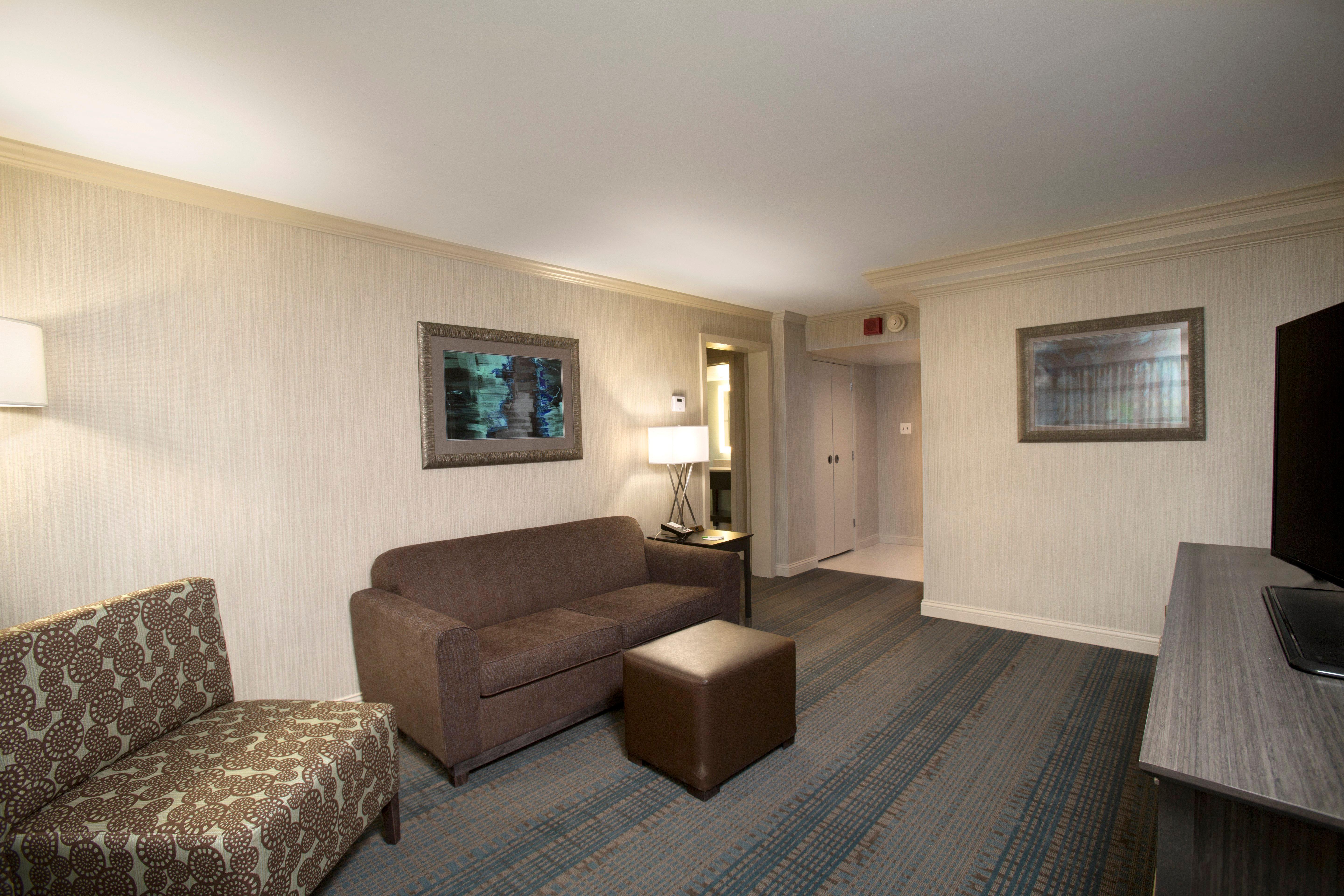 Dwtn-capitol Square By Ihg