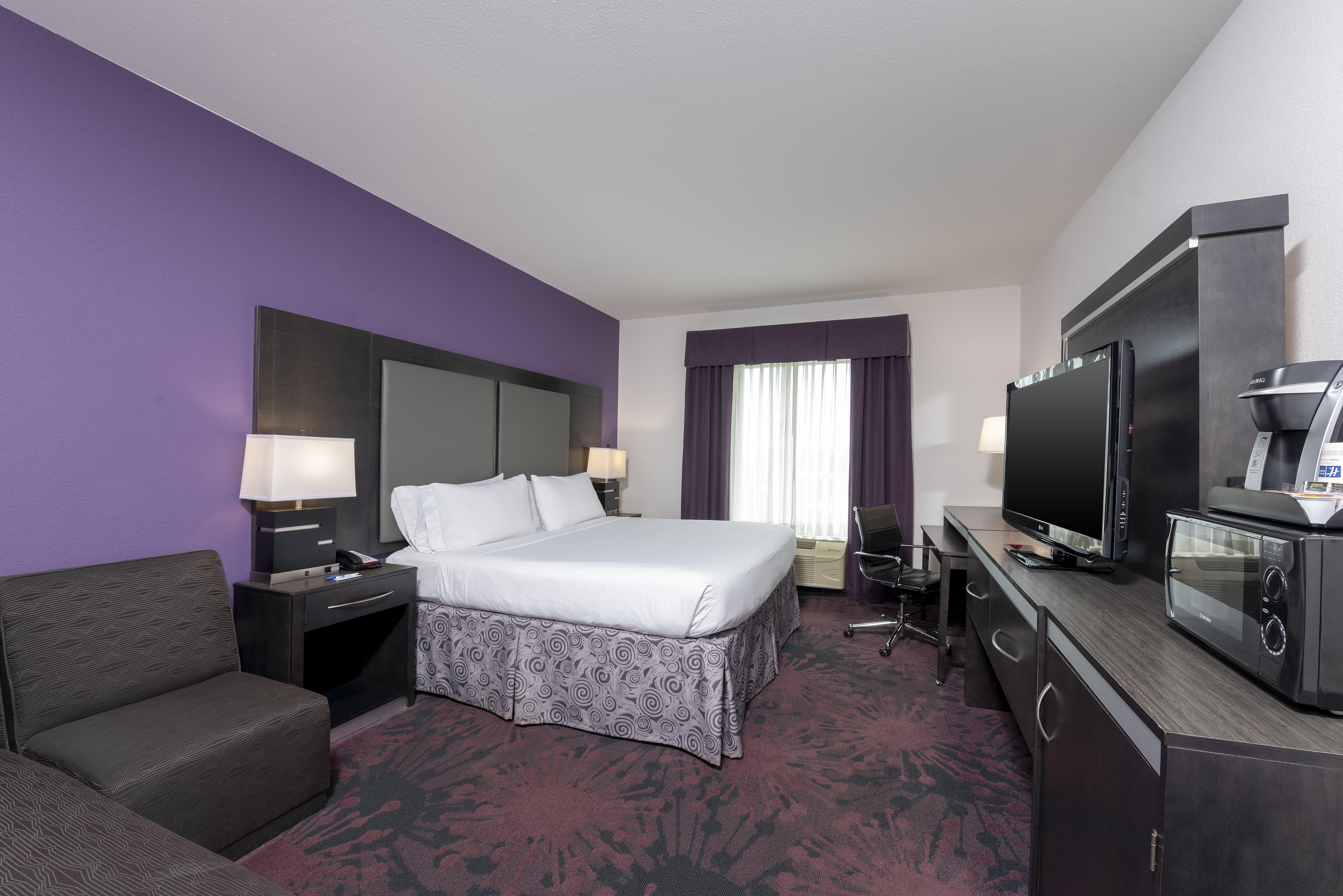 Express & - Polaris Parkway / By Ihg Inn Columbus