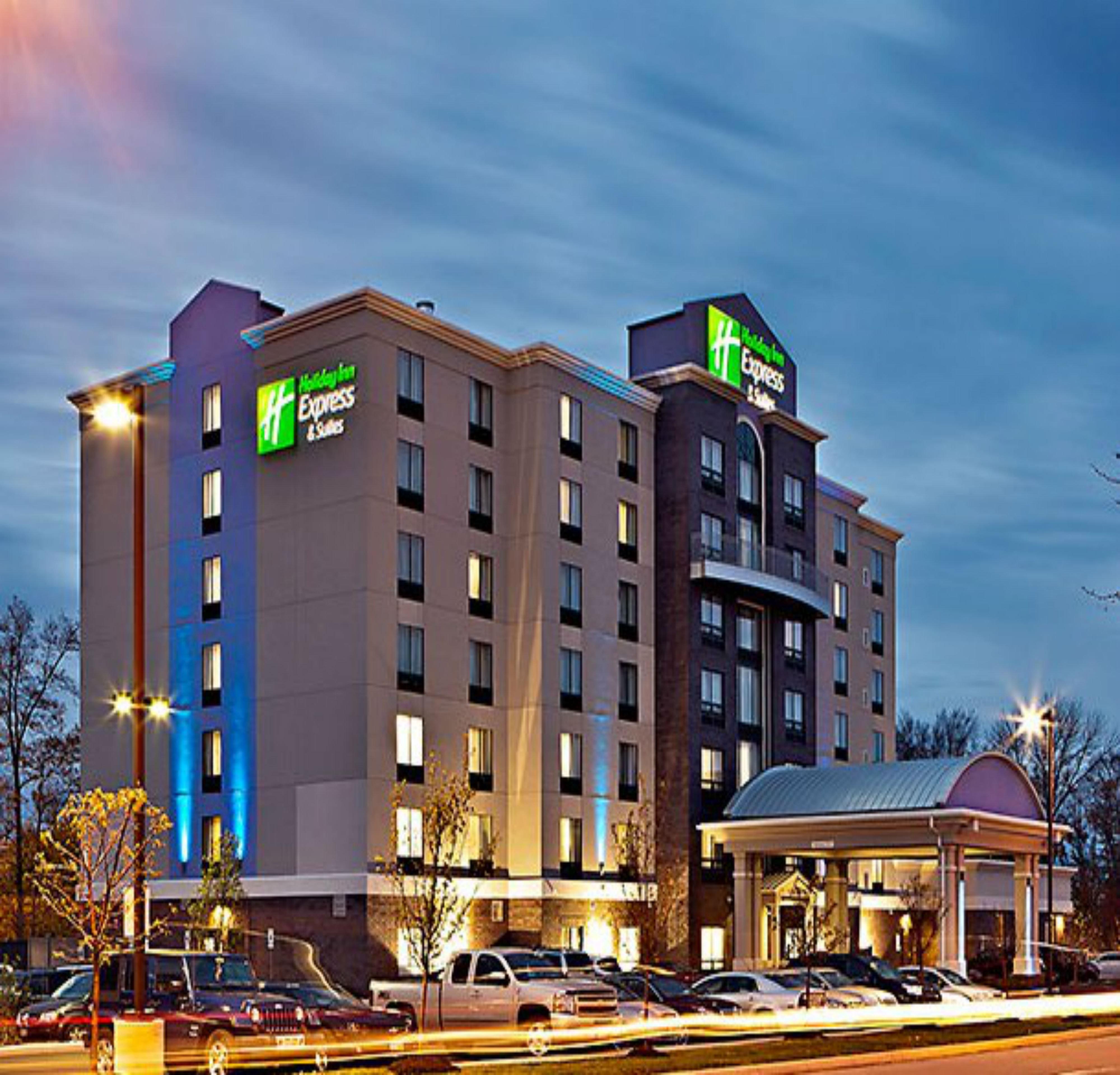Express & - Polaris Parkway / By Ihg Inn Columbus