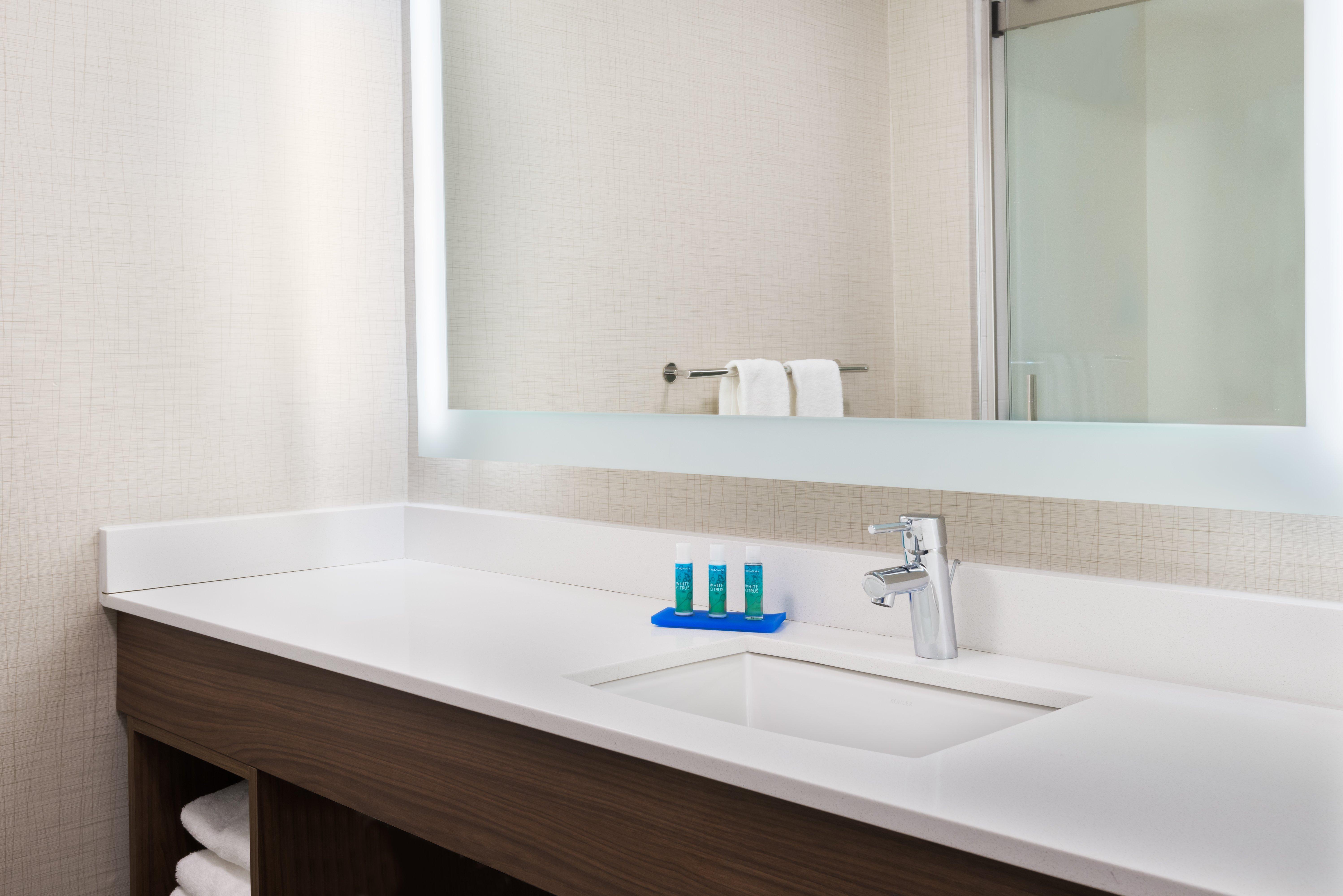 Express & - Airport East By Ihg Columbus