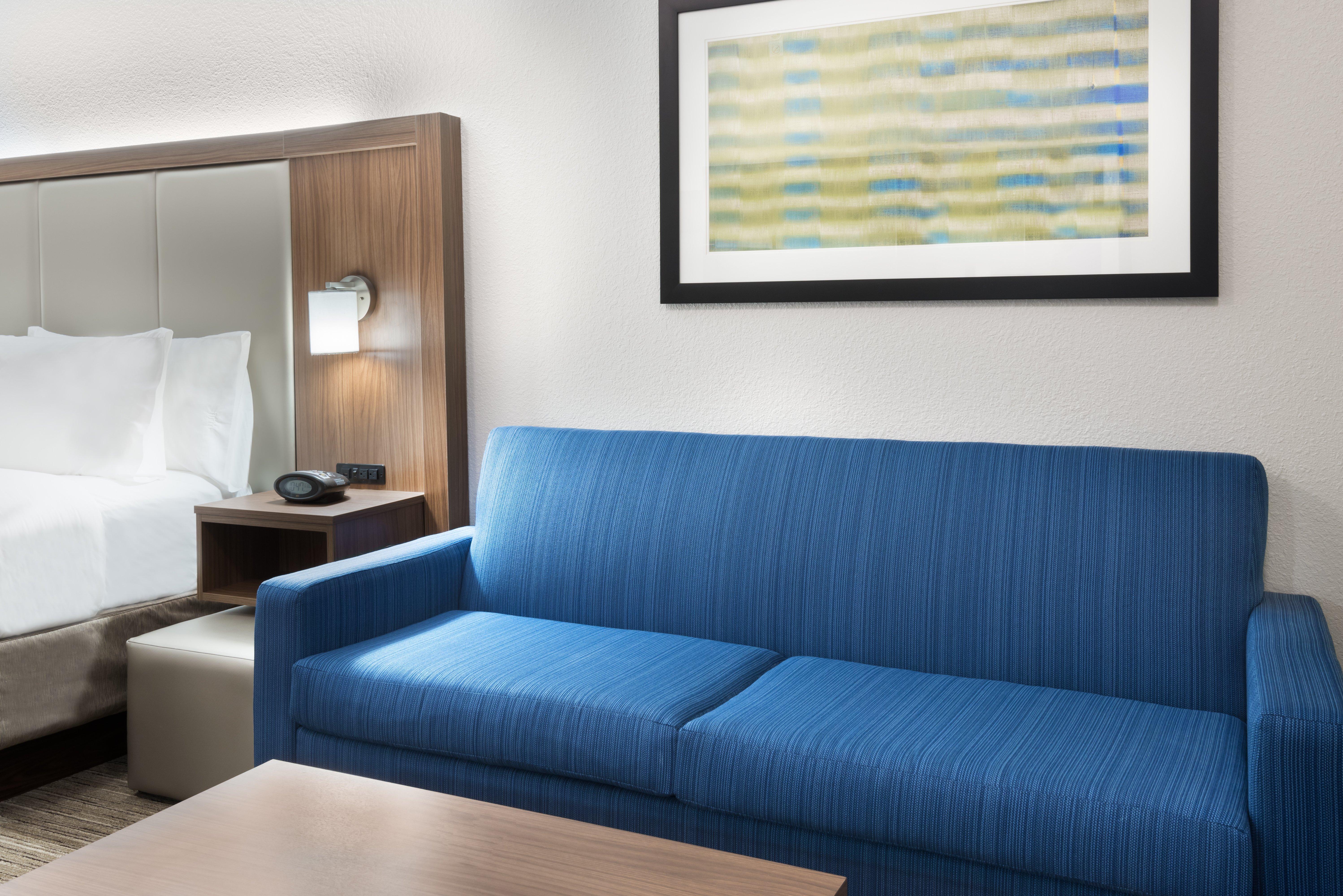 Hotel Express & - Airport East By Ihg 3*