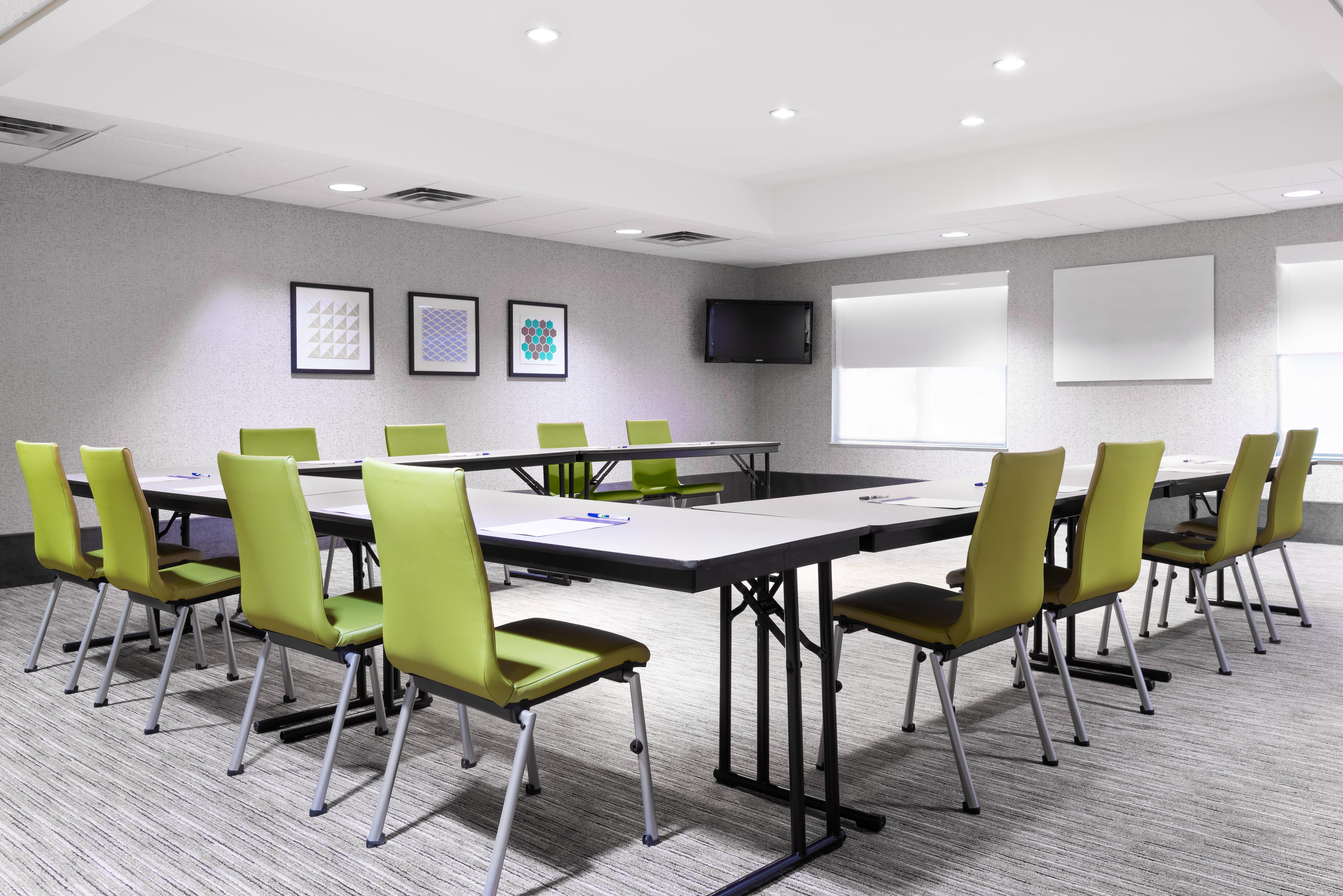 Hotel Express & - Airport East By Ihg