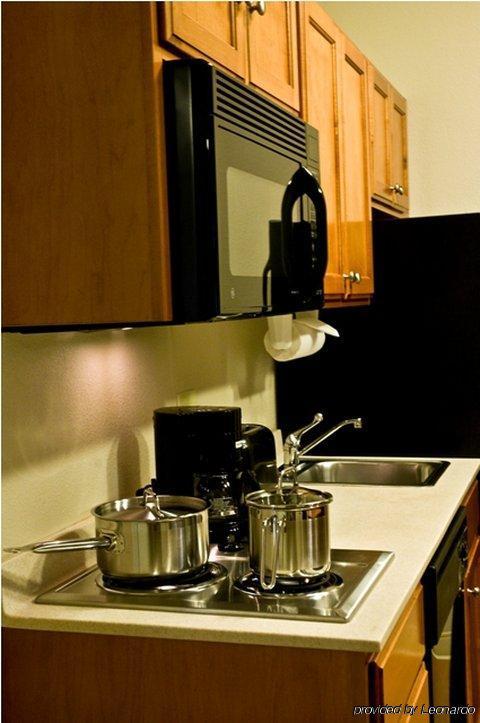 Candlewood Polaris By Ihg Hotel 2*