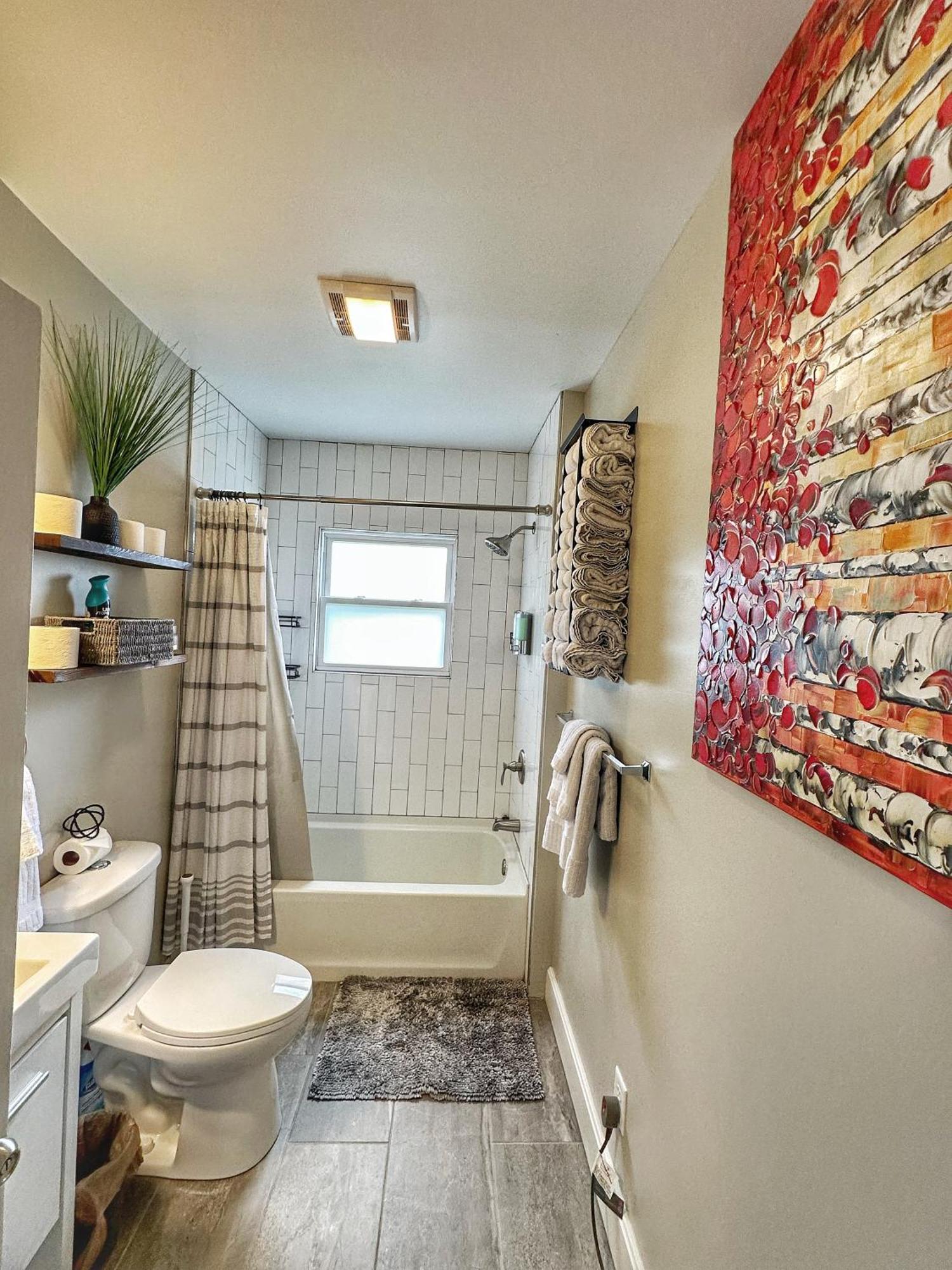 Modern Luxe 3br 1ba With Bar 7 Columbus