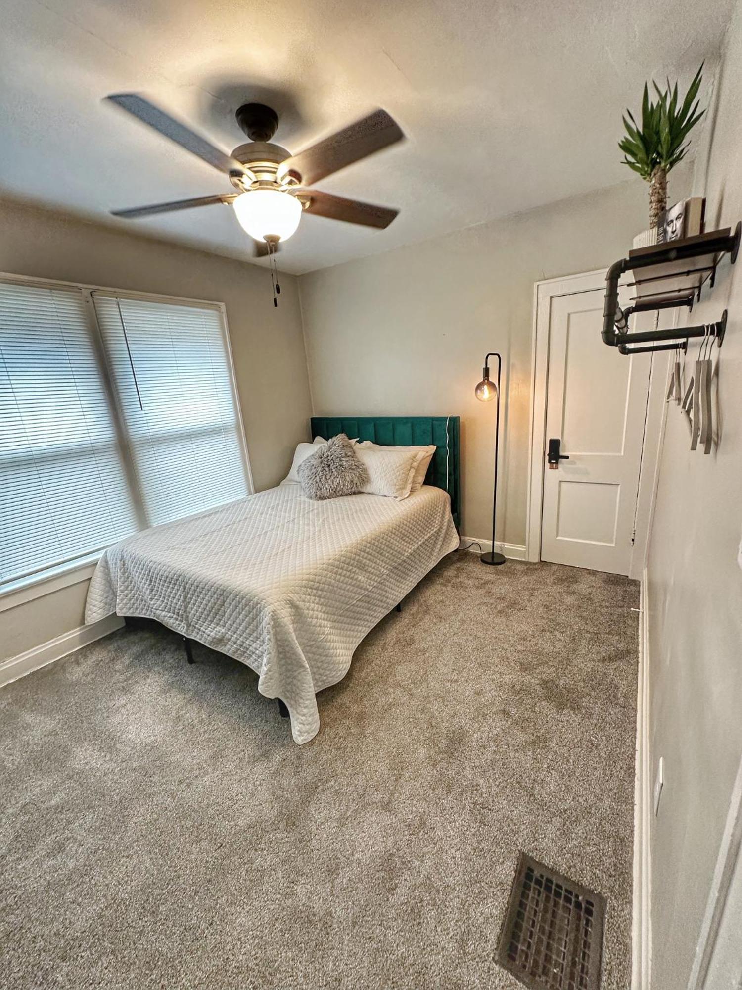 Modern Luxe 3br 1ba With Bar 7 Holiday home Columbus