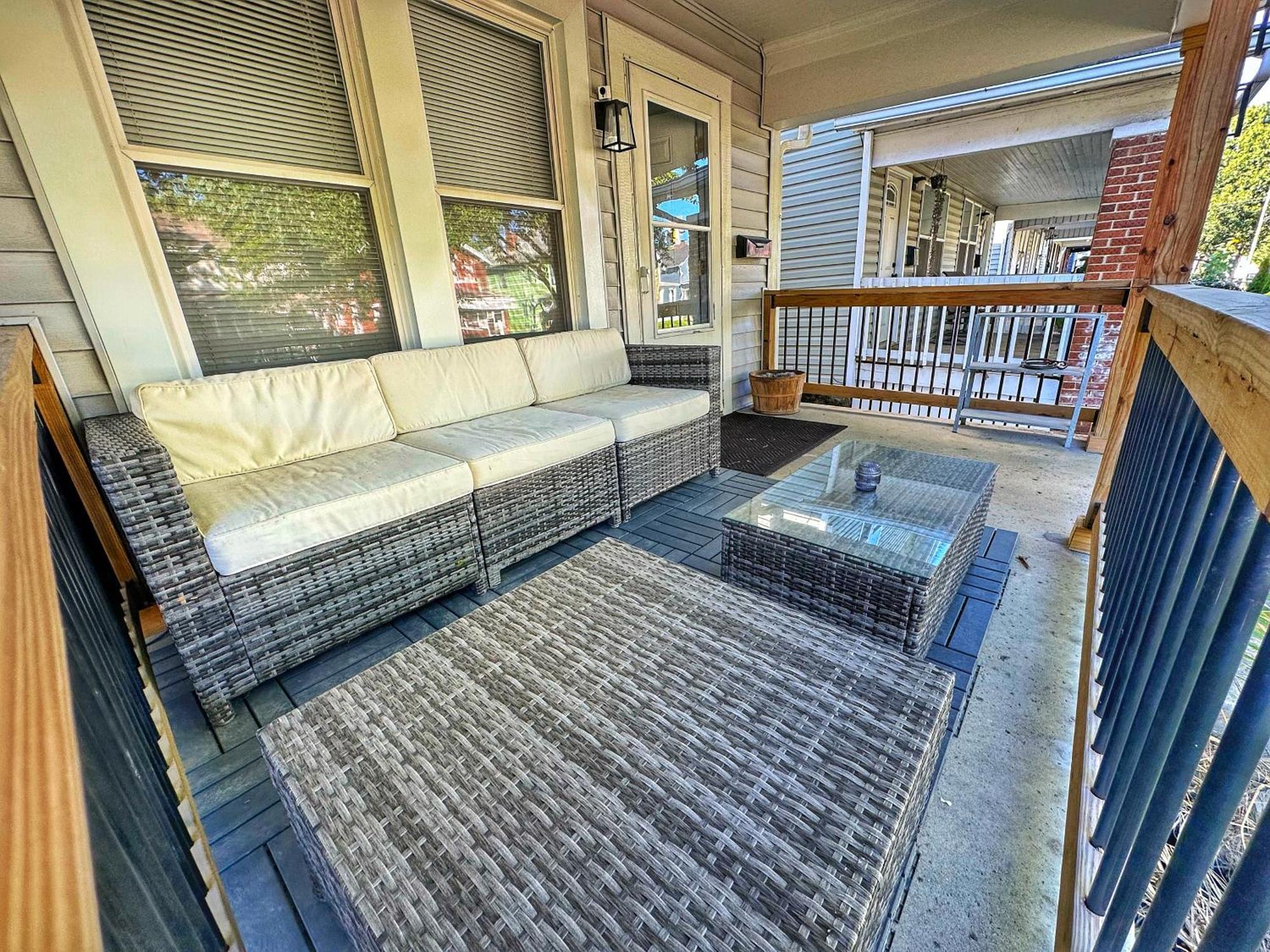 Modern Luxe 3br 1ba With Bar 7 Columbus