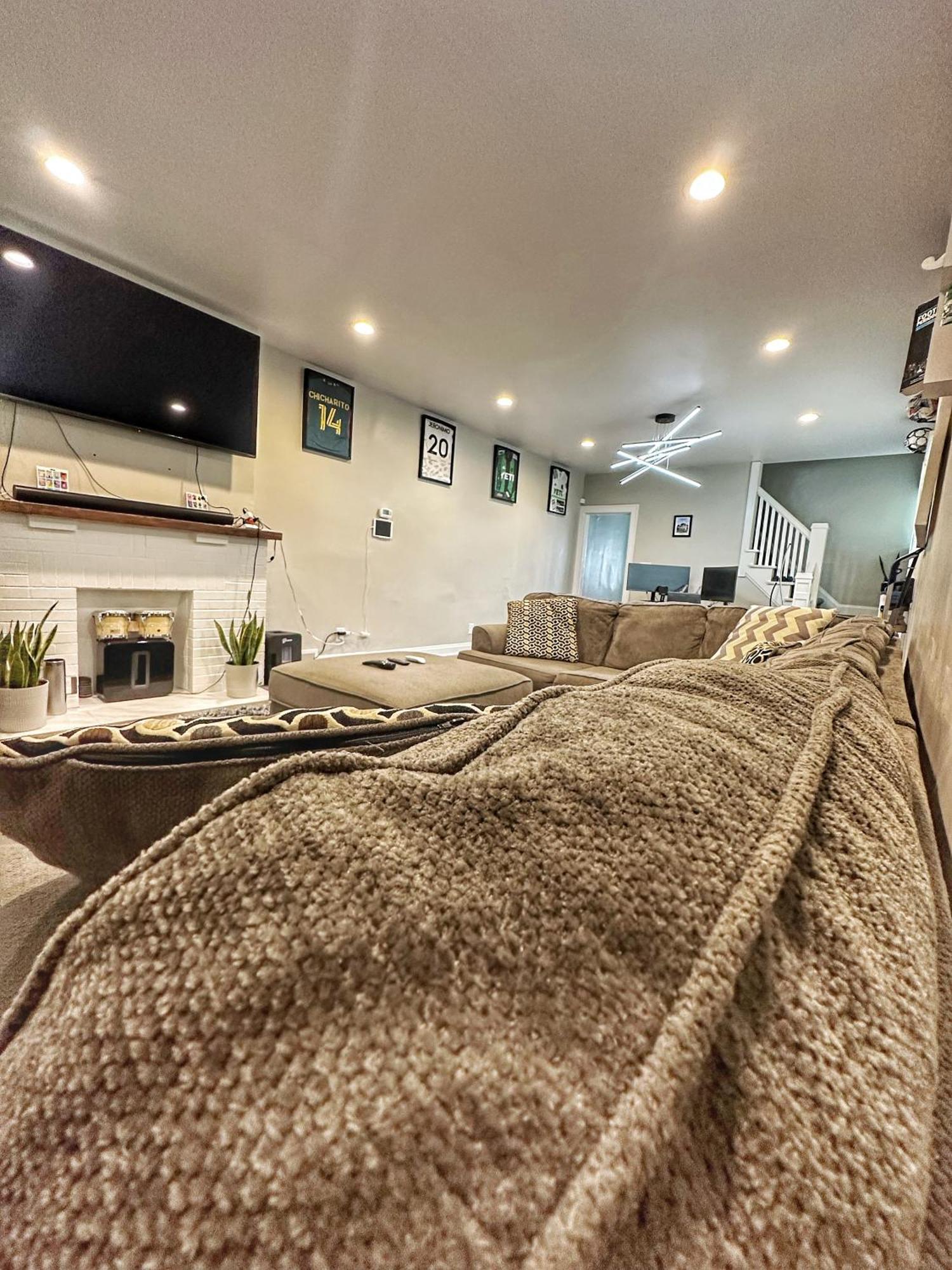 Holiday home Modern Luxe 3br 1ba With Bar 7 *