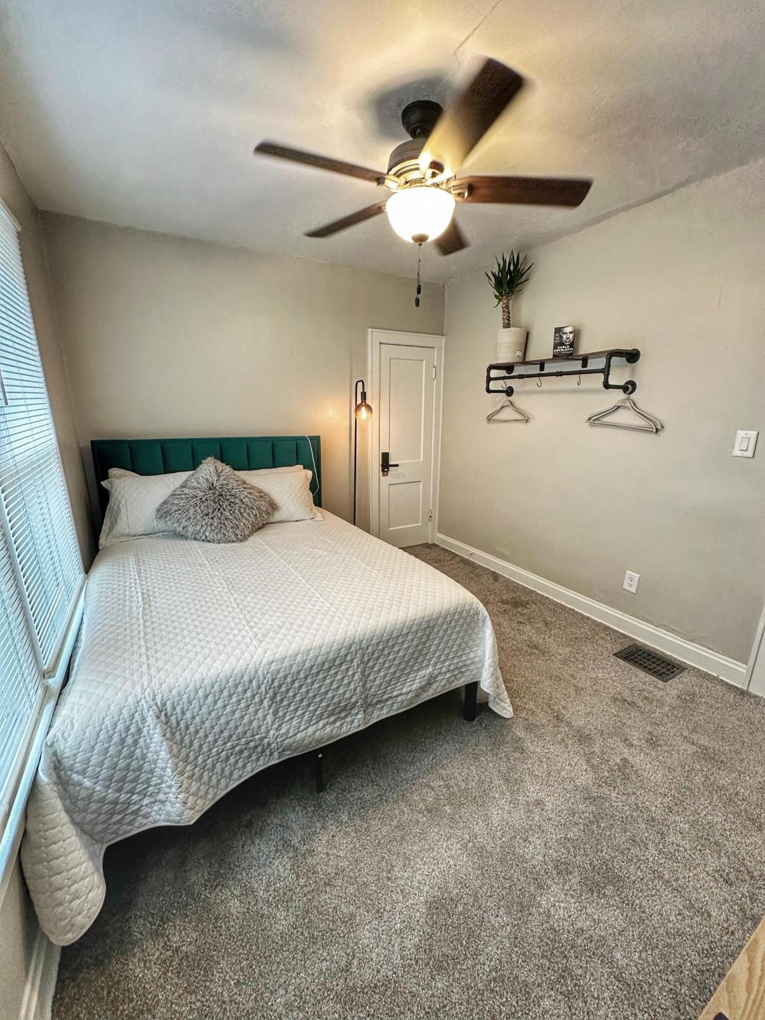 Holiday home Modern Luxe 3br 1ba With Bar 7