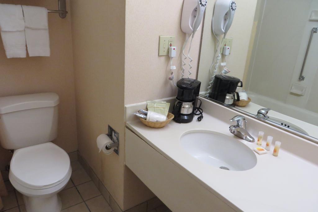 Hotel Days By Wyndham Airport 3*