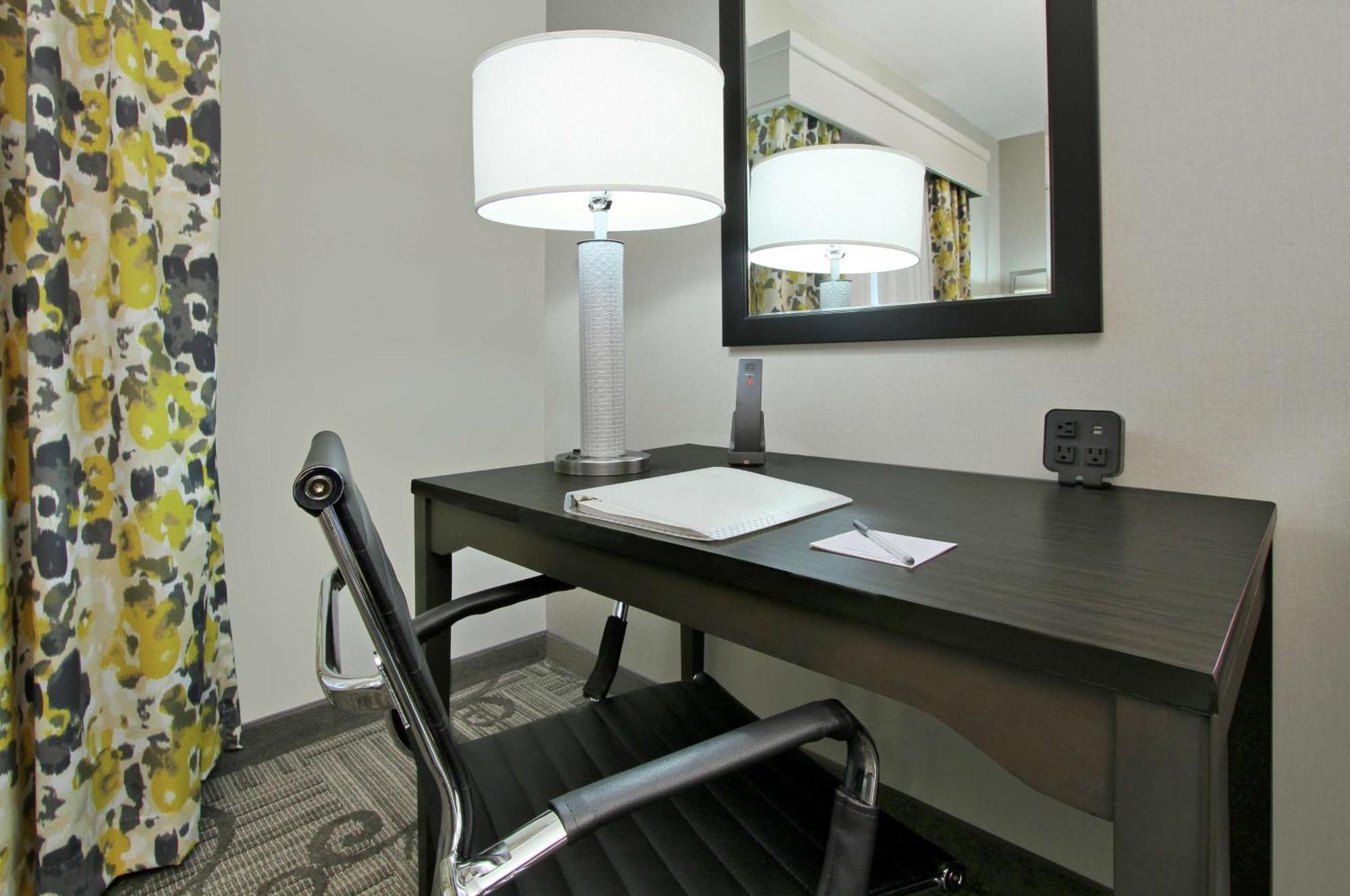 Hampton & Columbus/university Area Hotel 3*